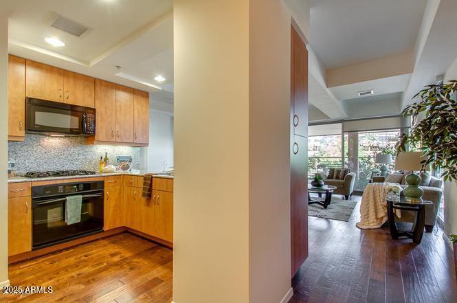 7161 E RANCHO VISTA Drive 2011