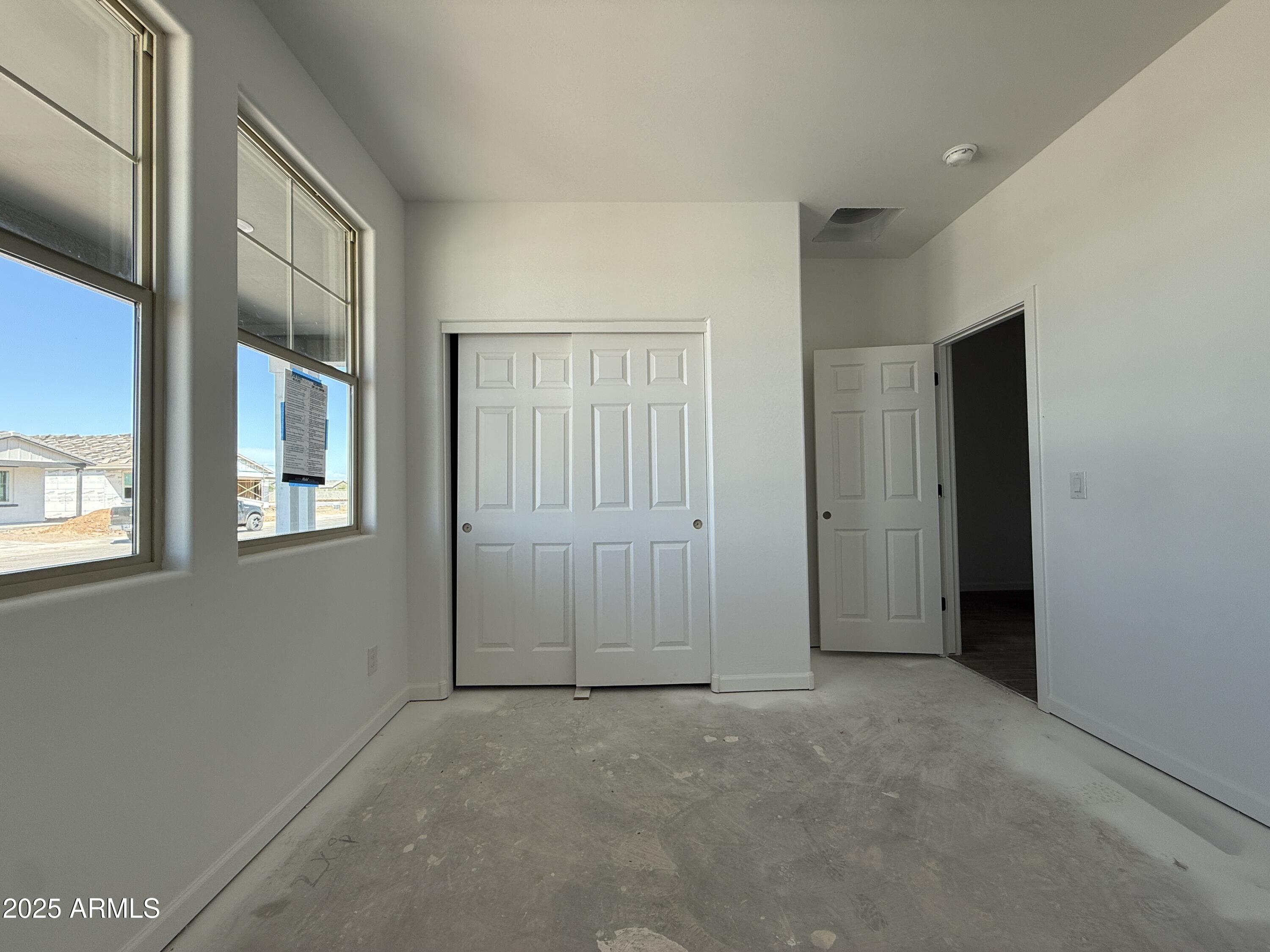 9627 W TAMARISK Avenue