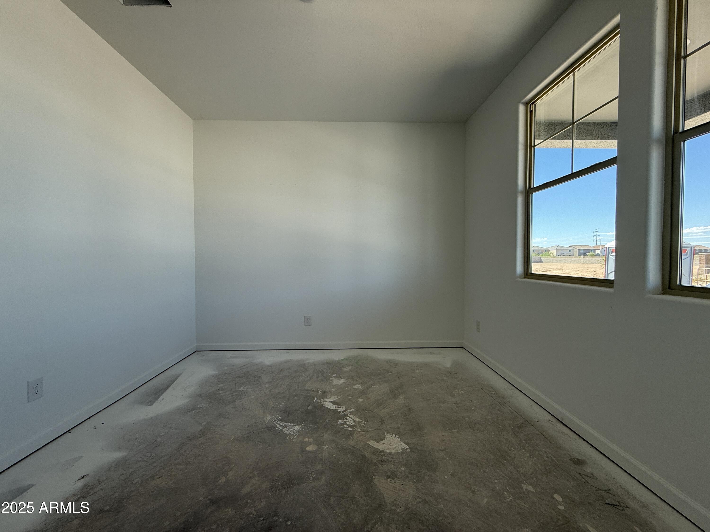 9627 W TAMARISK Avenue