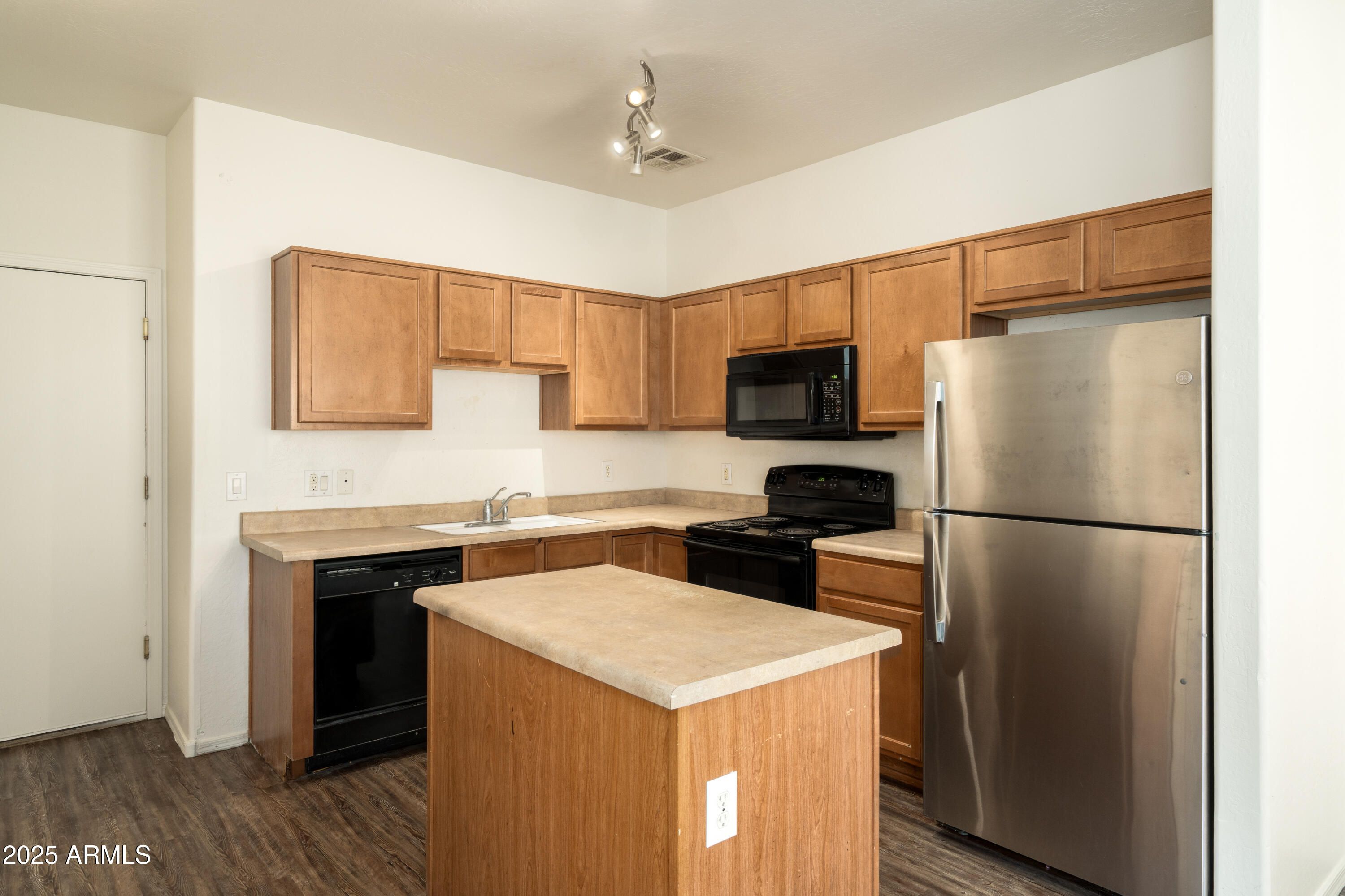 1718 W Colter Street Unit 176