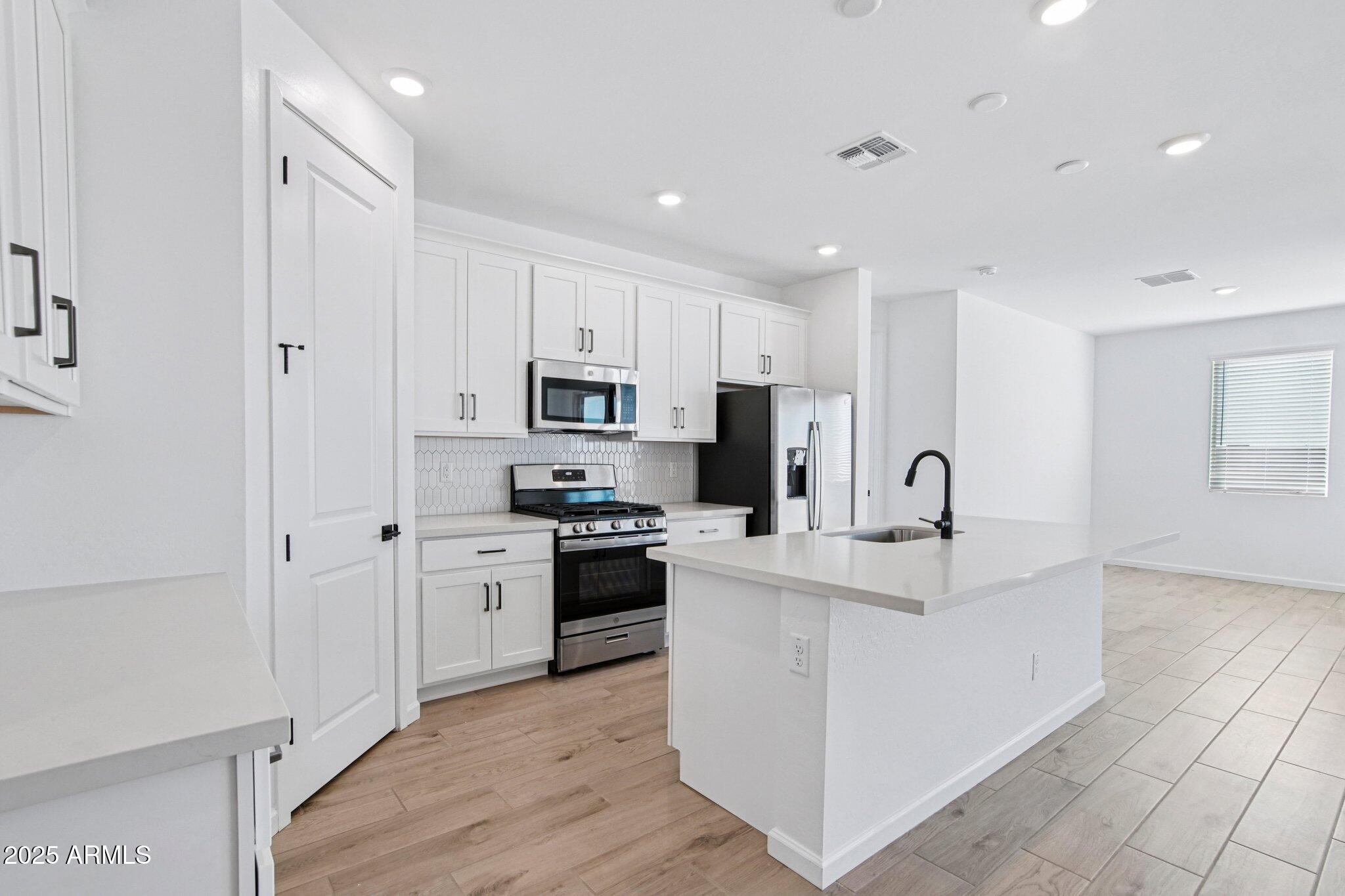 16201 W BAJADA Road