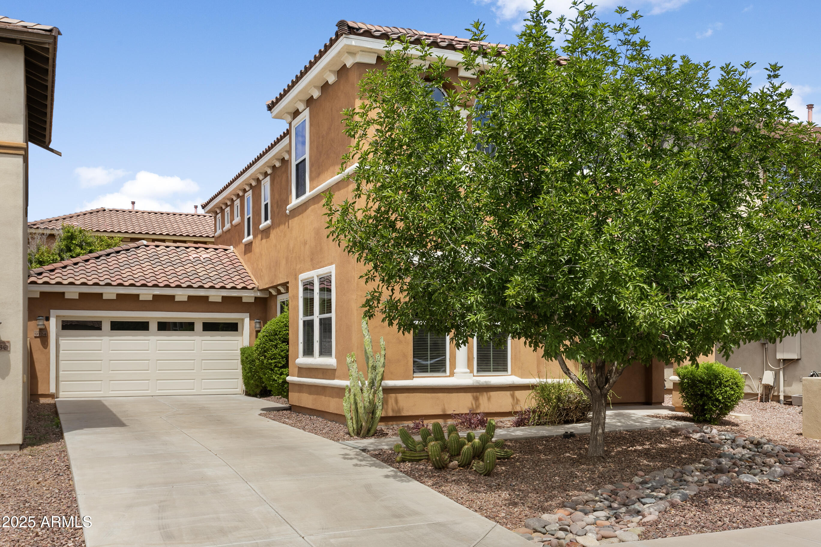 9124 S Roberts Road