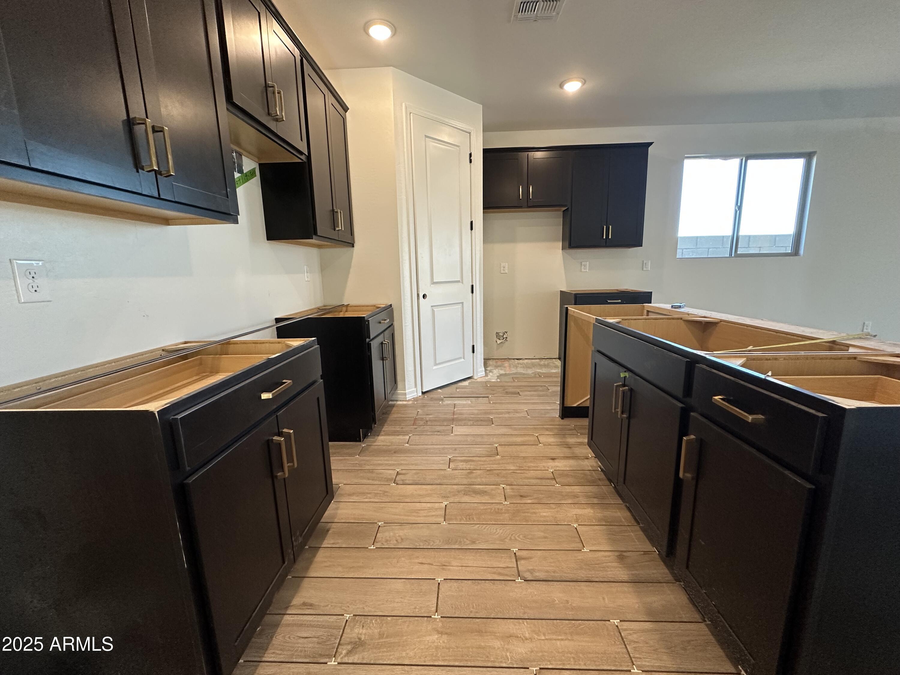 7595 W AVENIDA DEL REY