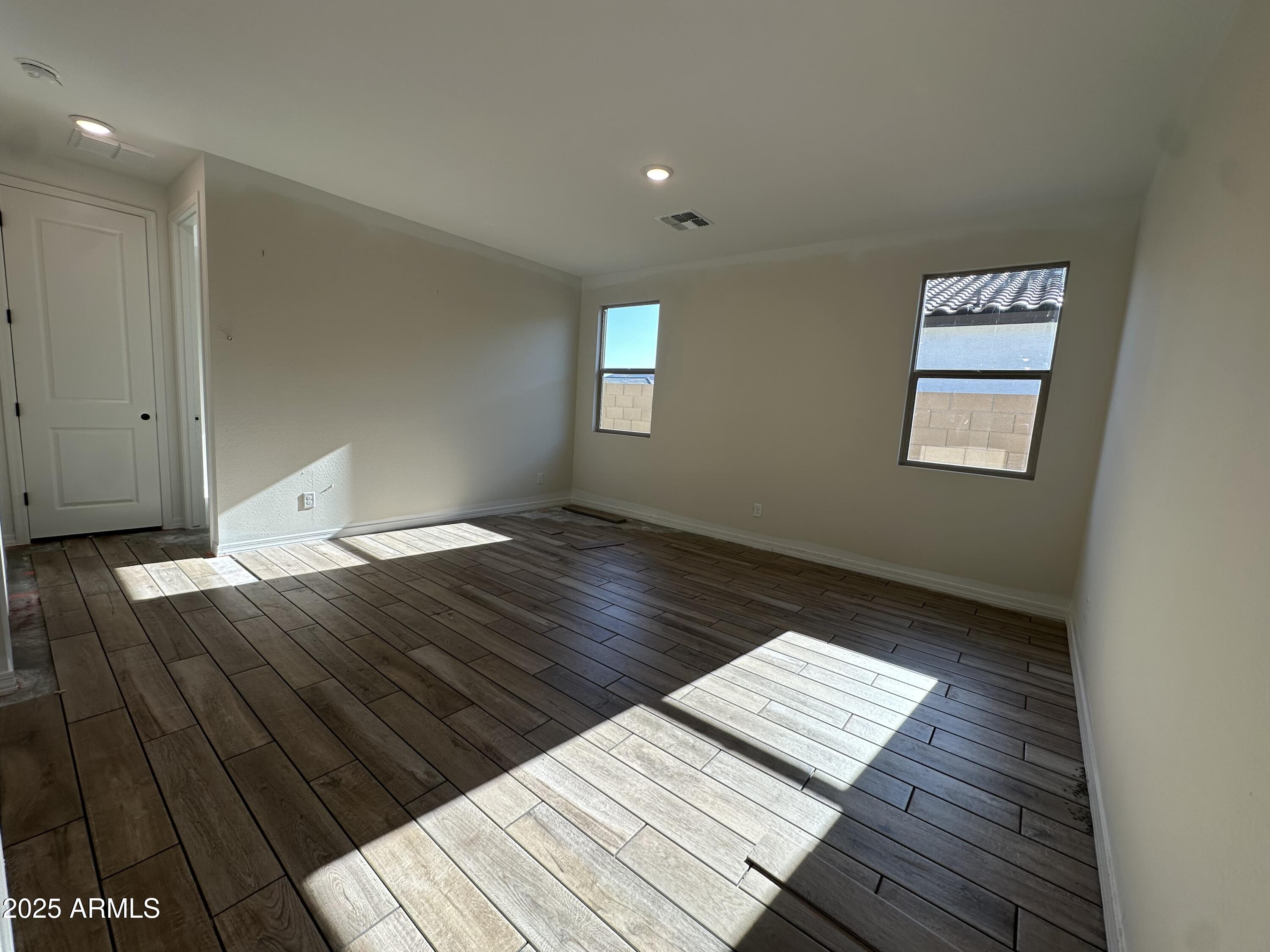 7595 W AVENIDA DEL REY