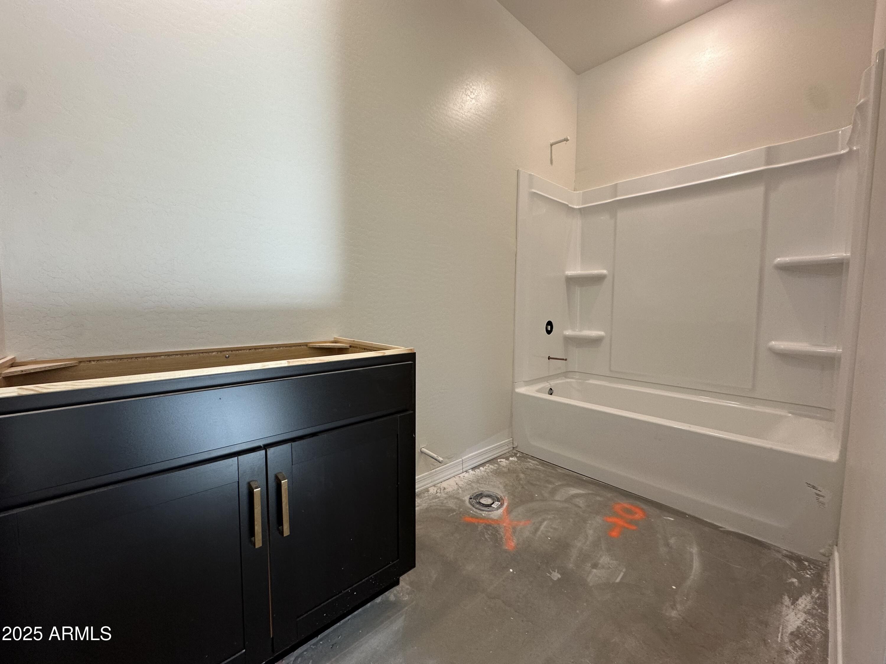 7595 W AVENIDA DEL REY