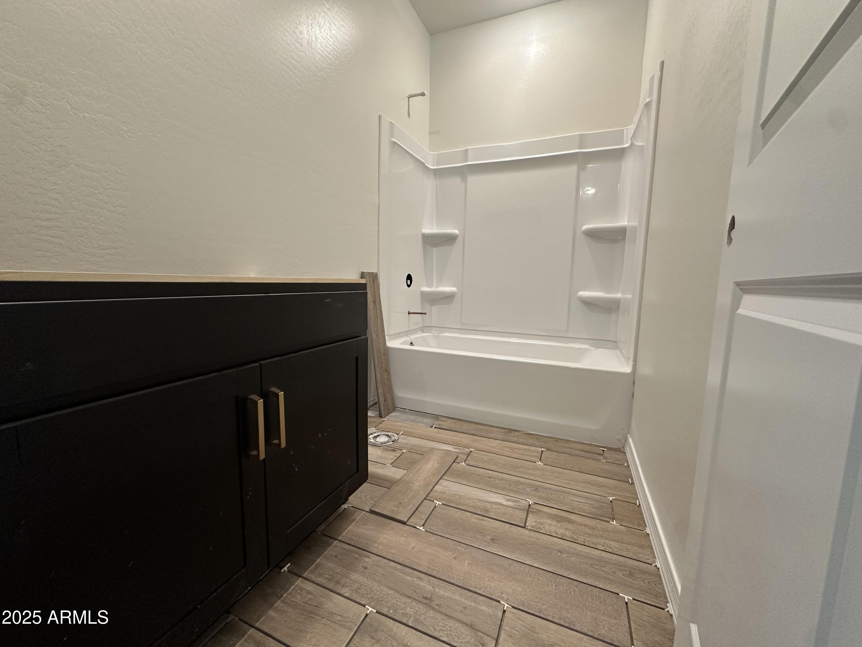 7595 W AVENIDA DEL REY
