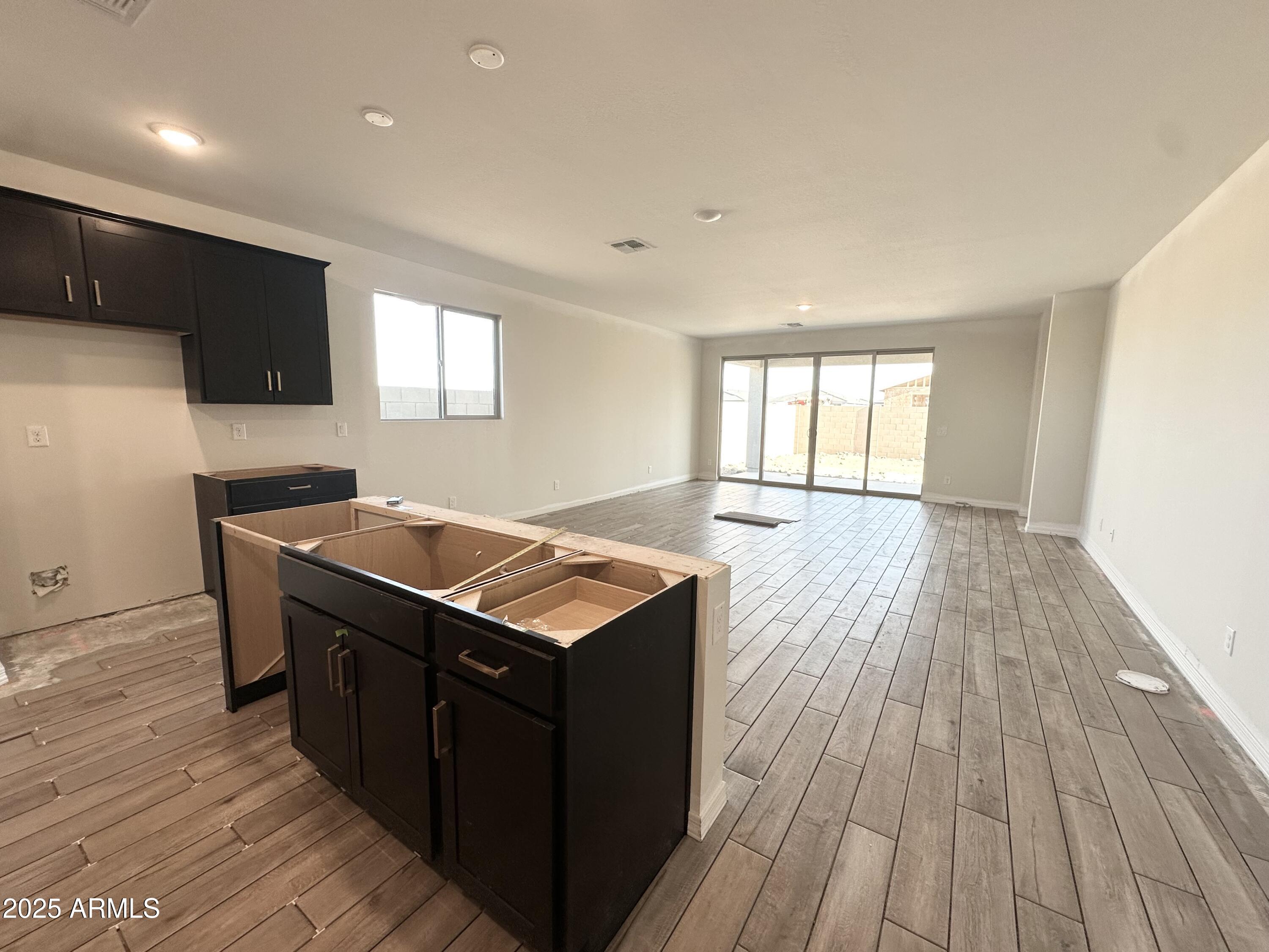 7595 W AVENIDA DEL REY