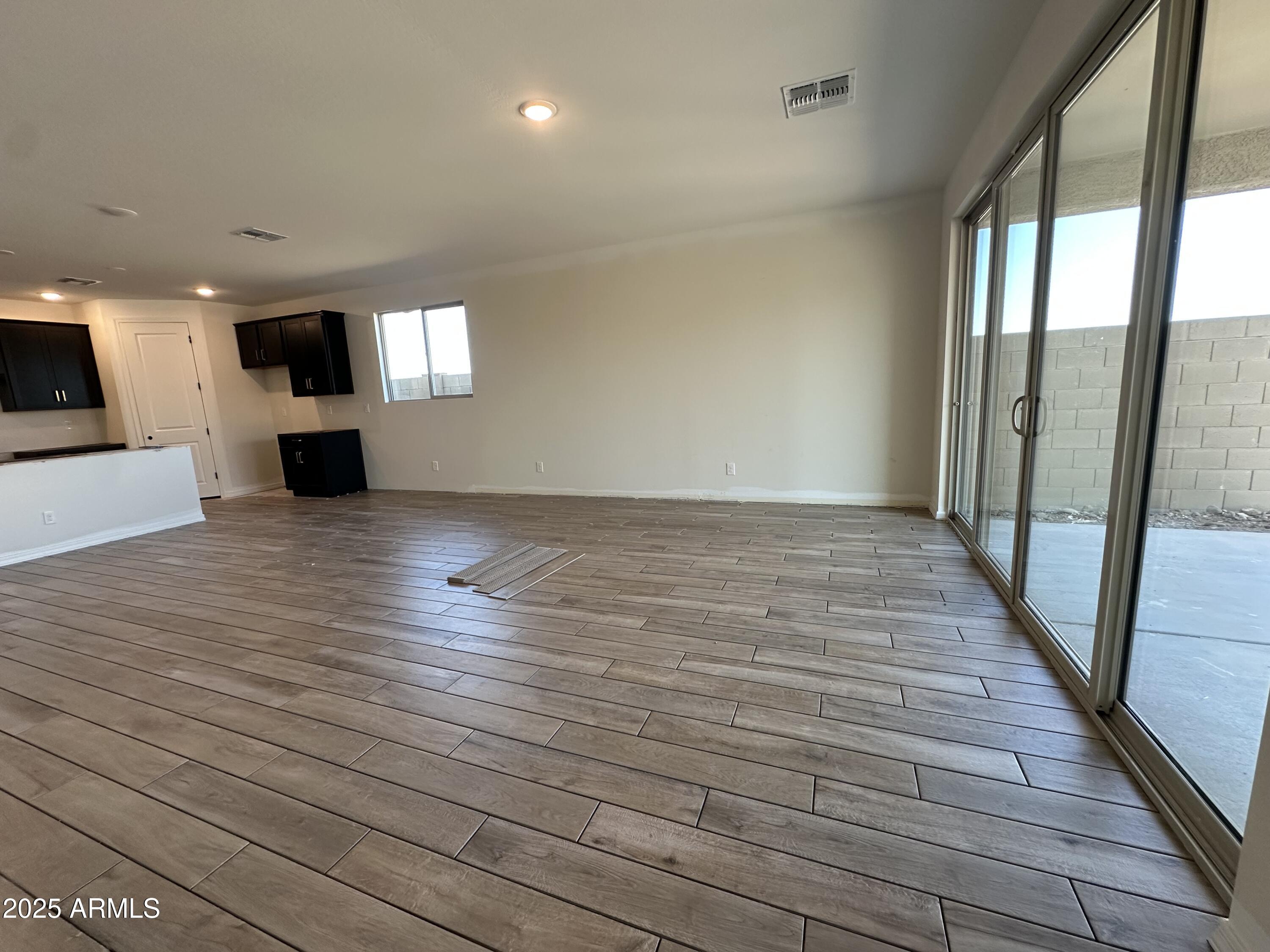 7595 W AVENIDA DEL REY