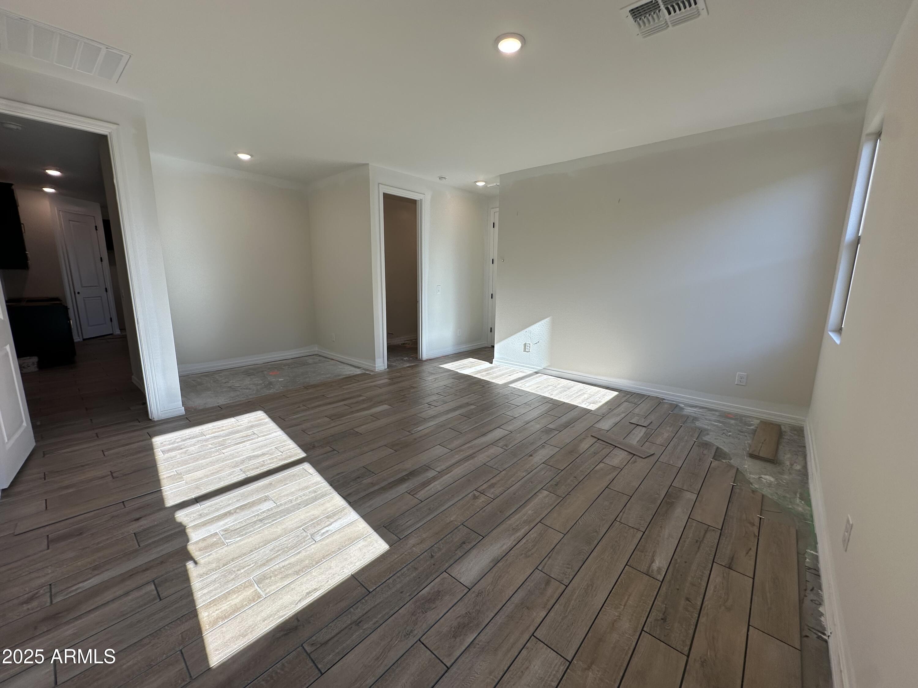 7595 W AVENIDA DEL REY