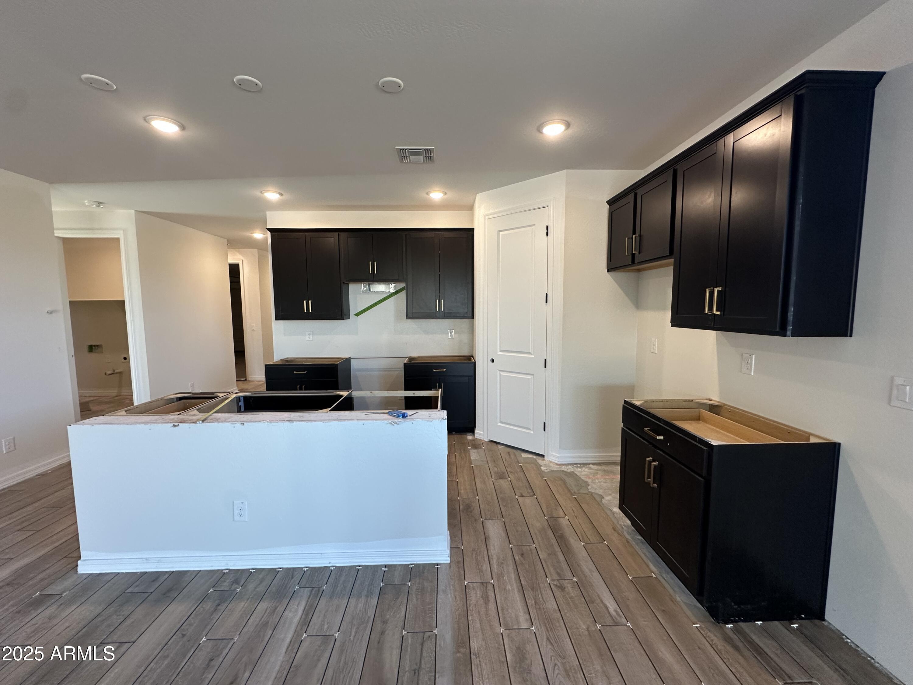 7595 W AVENIDA DEL REY