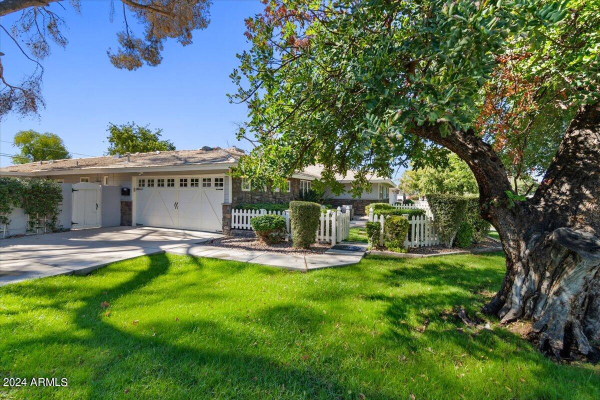 3841 E ELM Street