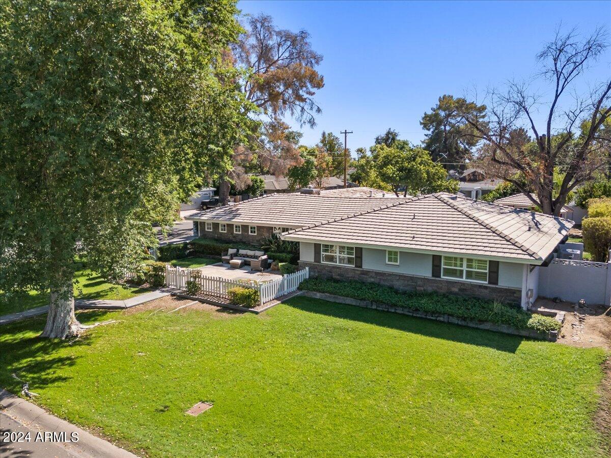 3841 E ELM Street