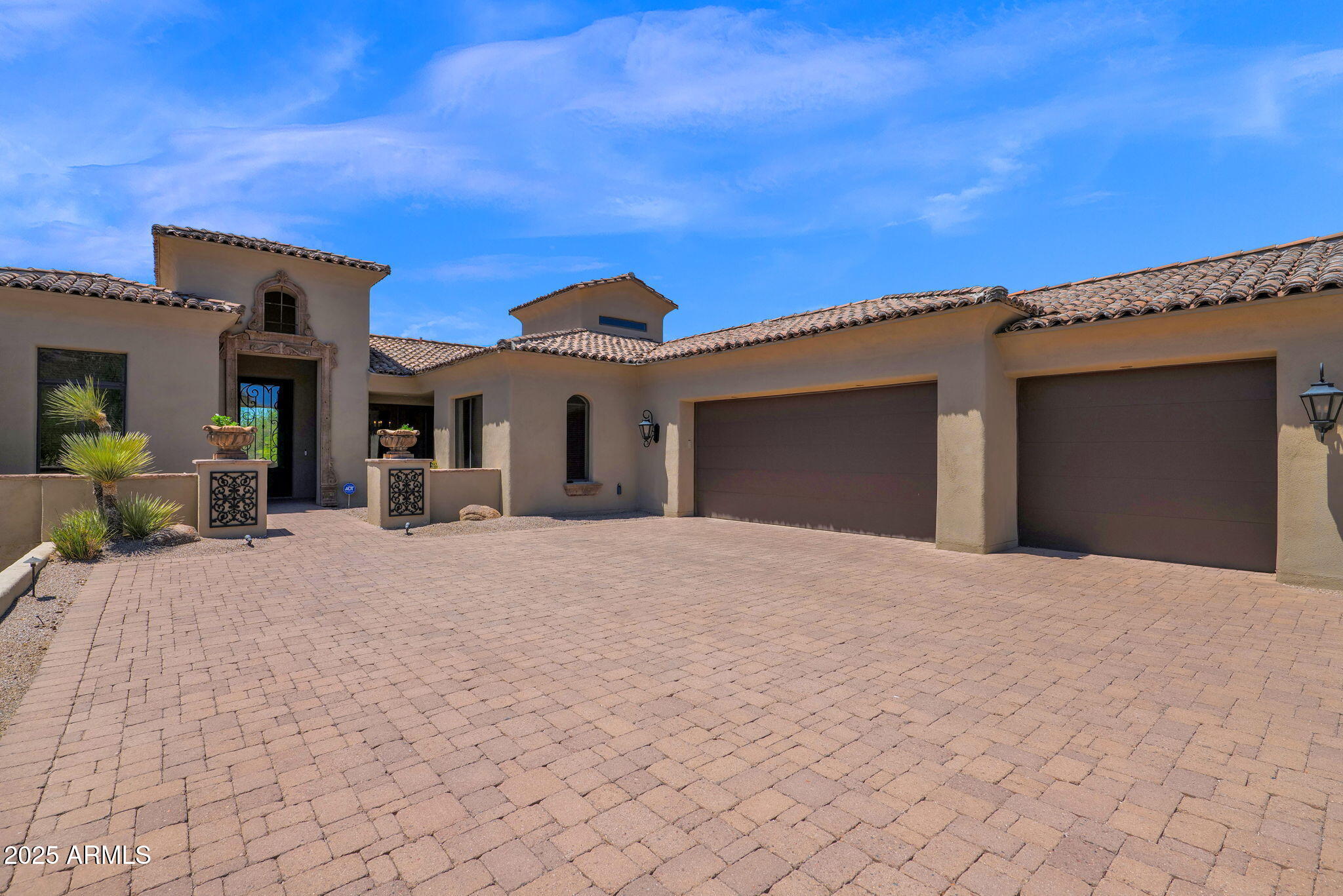 3254 N LADERA Circle