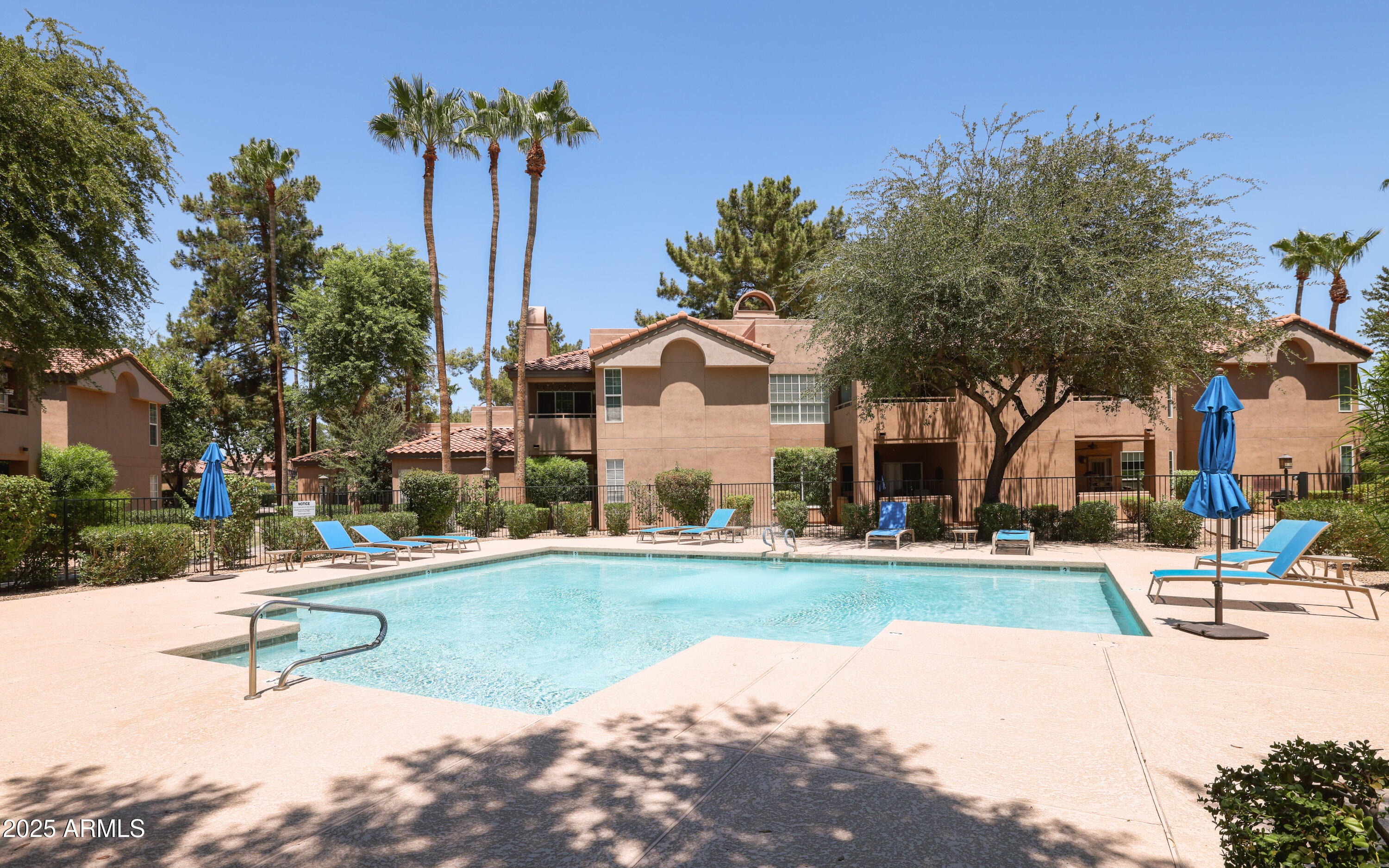 10101 N ARABIAN Trail 2004