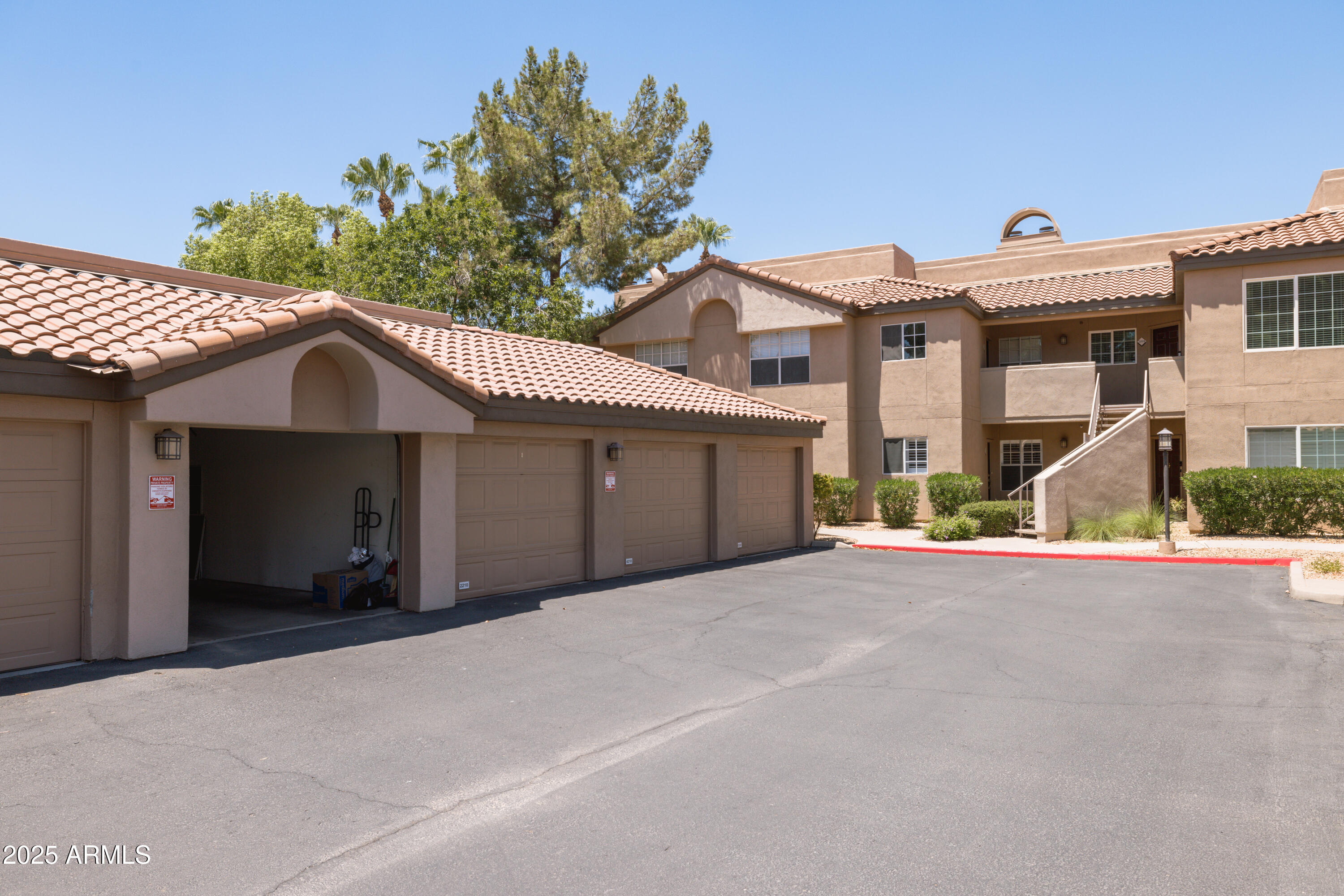 10101 N ARABIAN Trail 2004