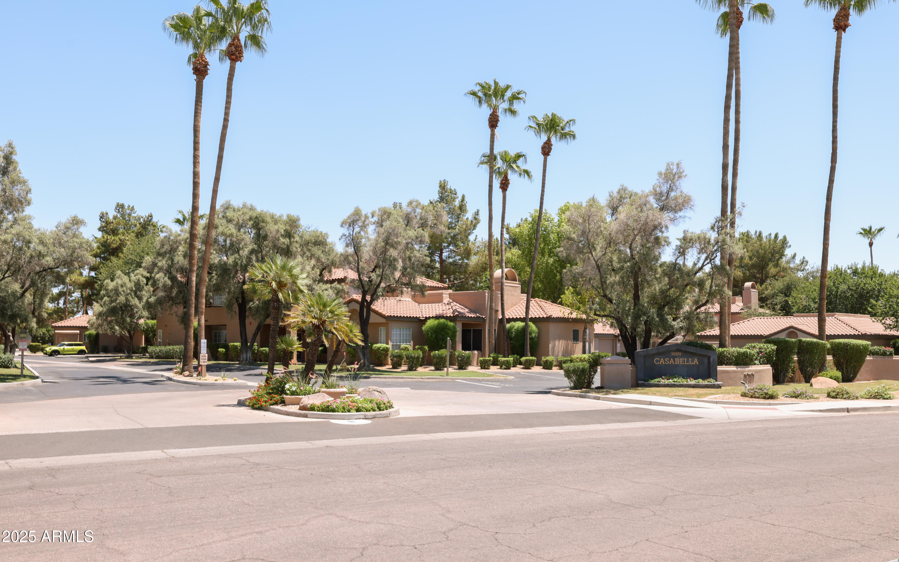 10101 N ARABIAN Trail 2004