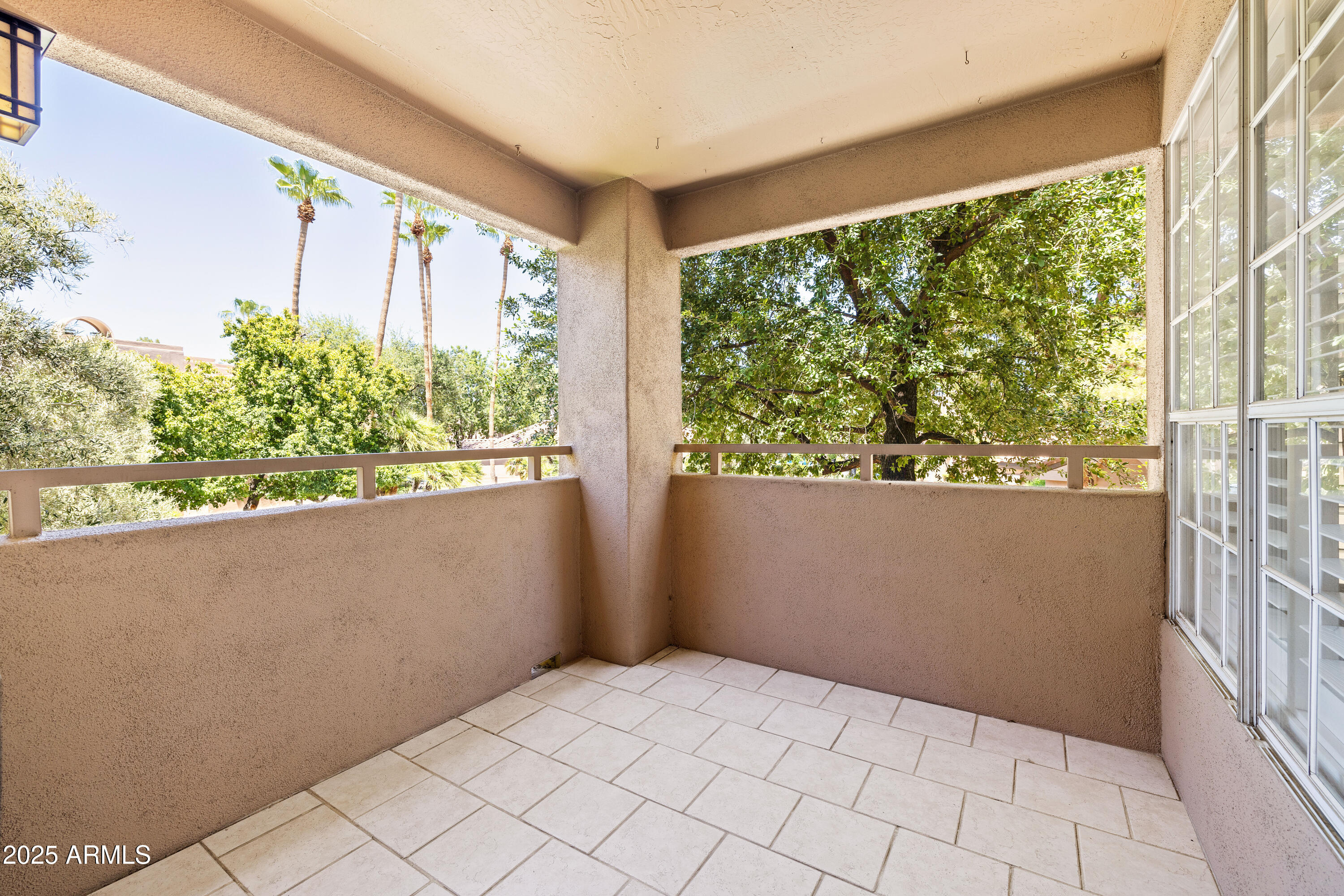 10101 N ARABIAN Trail 2004