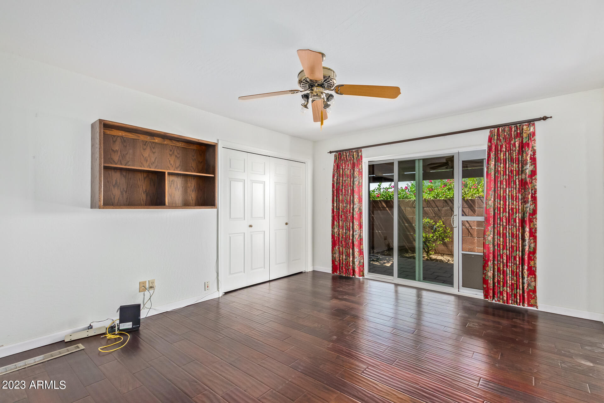 6824 N 17th Place
