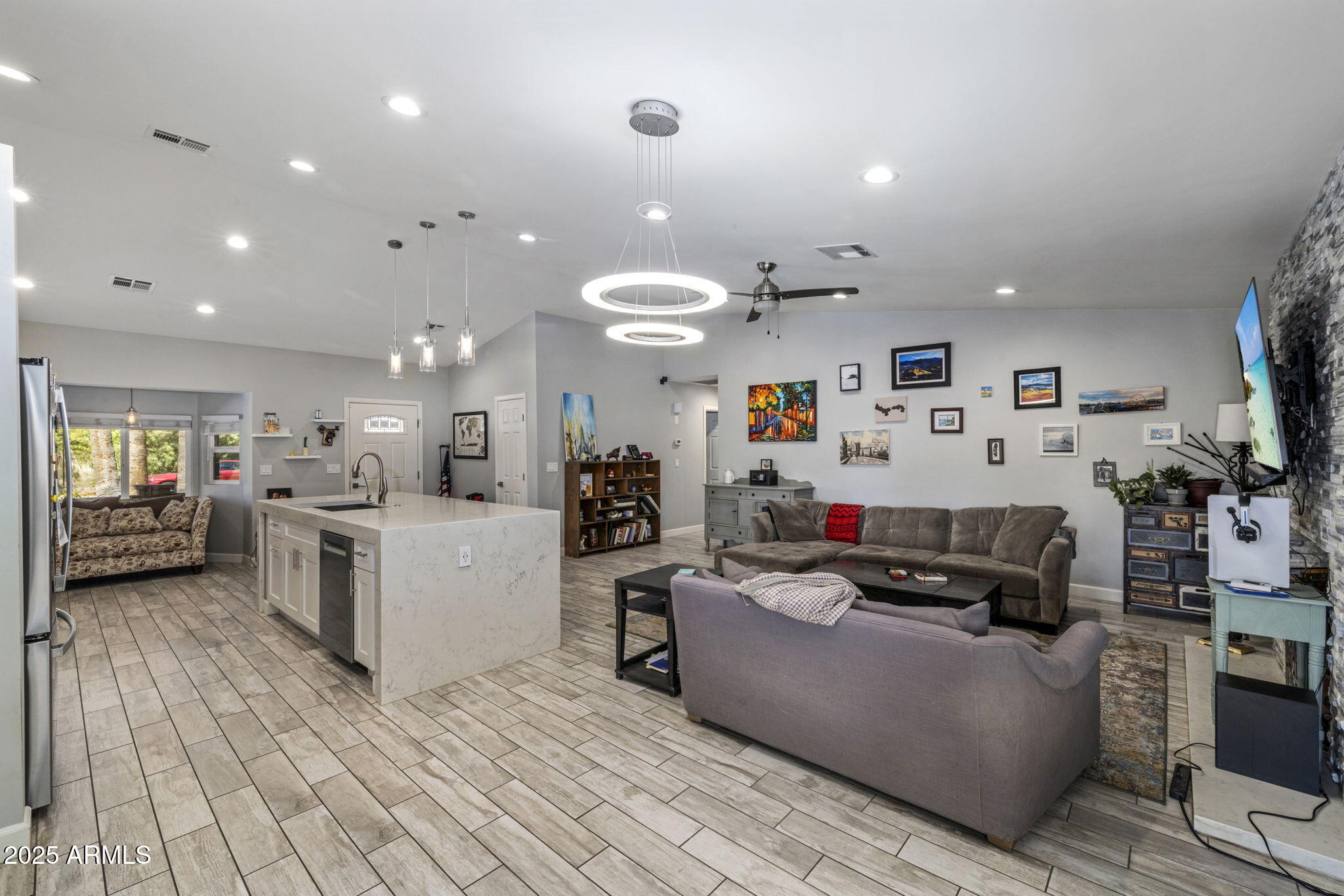 15841 N 49TH Place