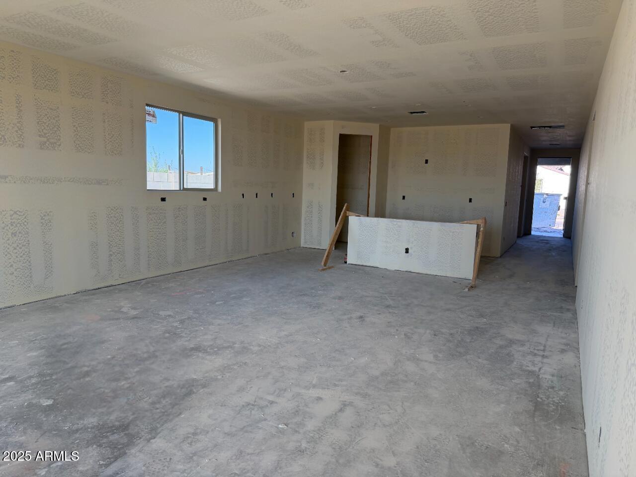 5613 W HOPI Trail