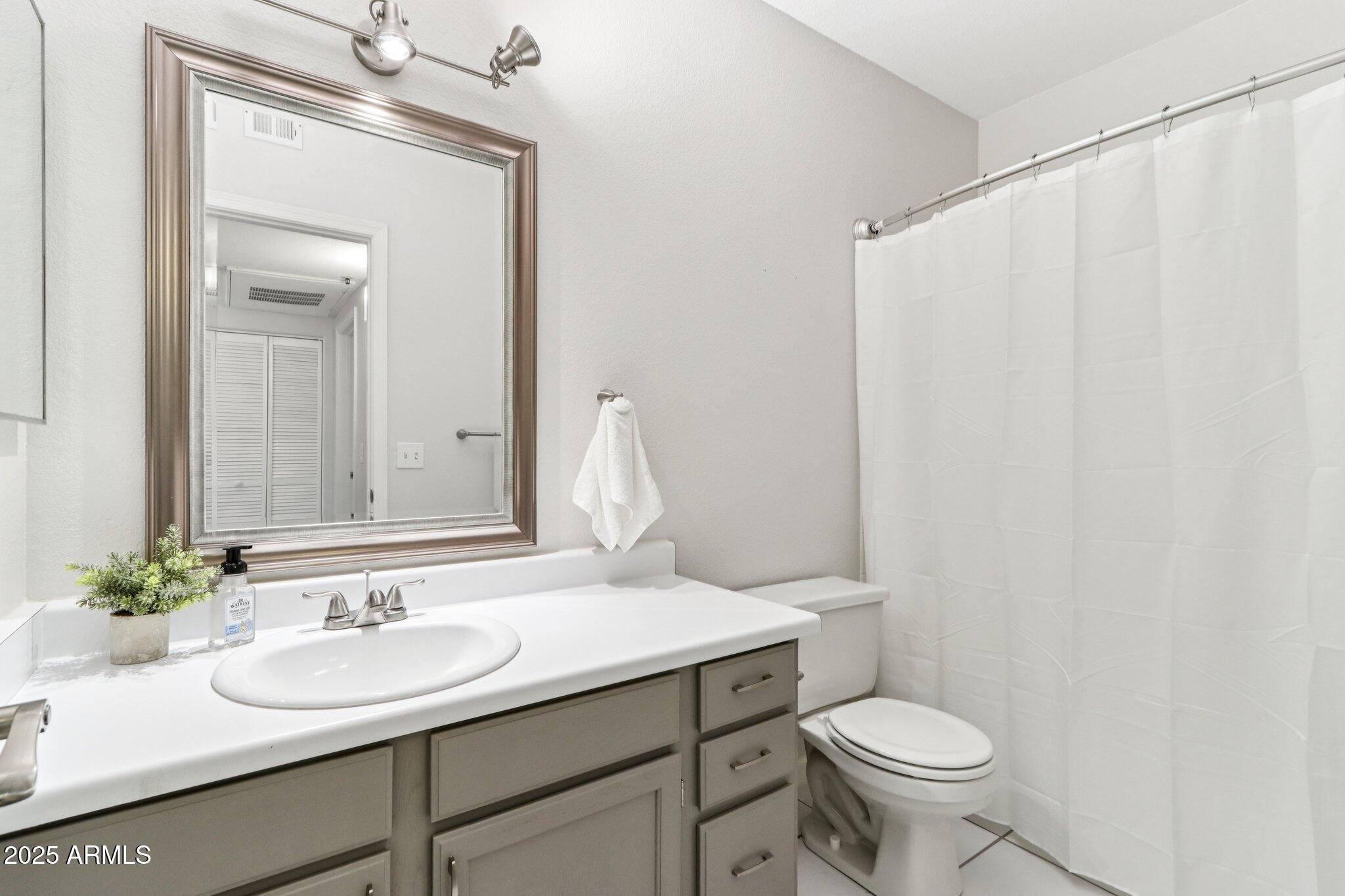 4925 E Desert Cove Avenue Unit 240