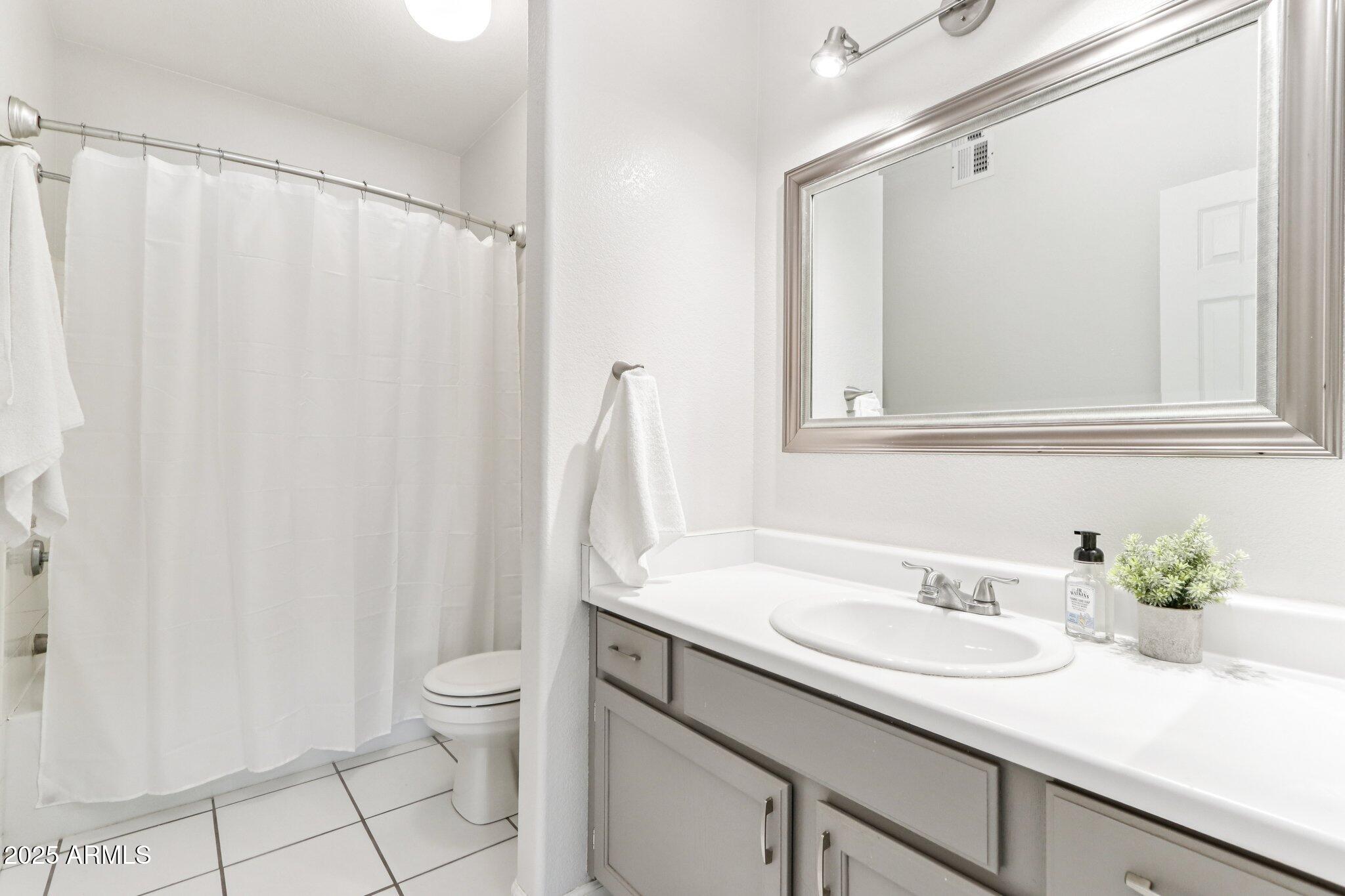 4925 E Desert Cove Avenue Unit 240