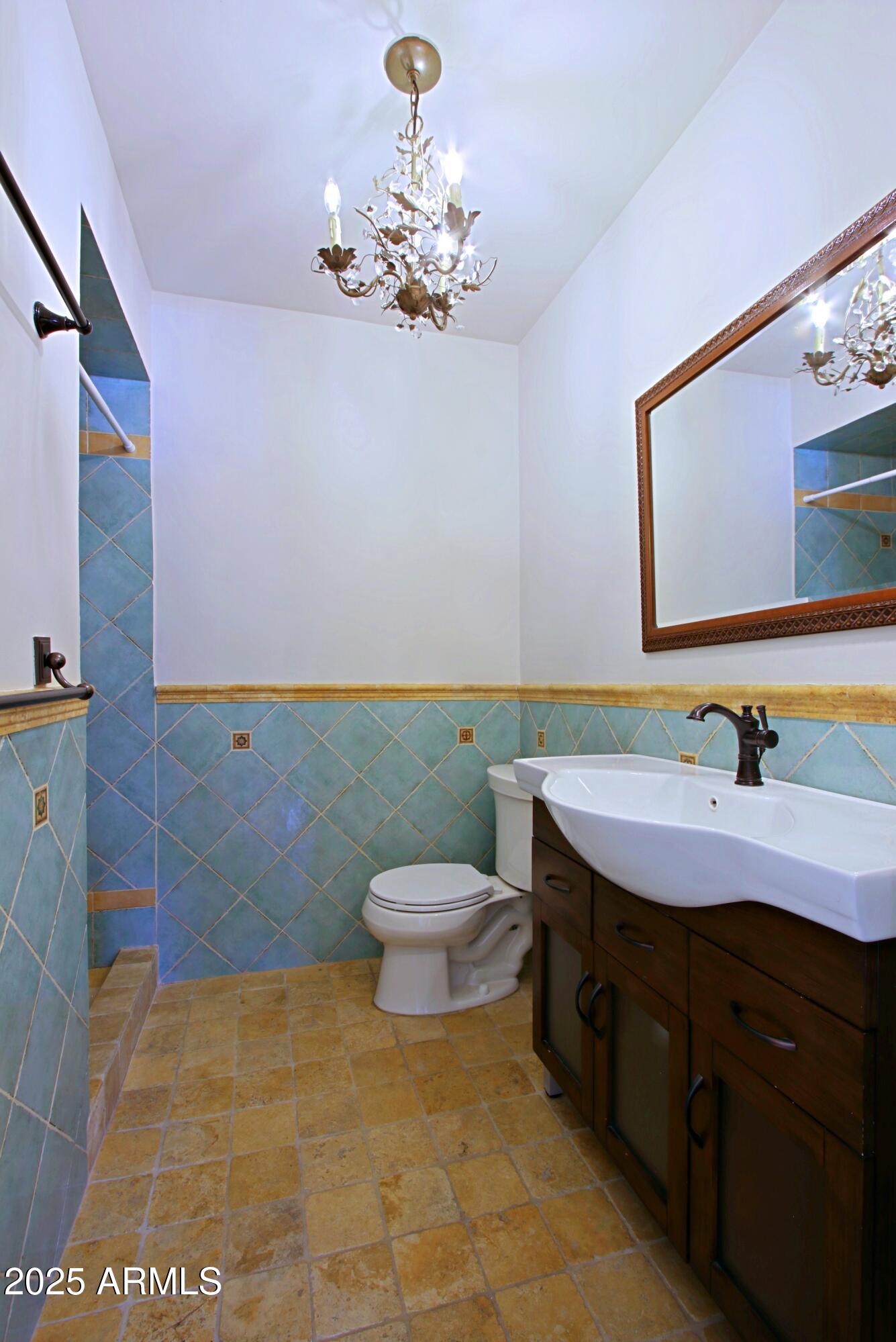 190 E CORONADO Road 73