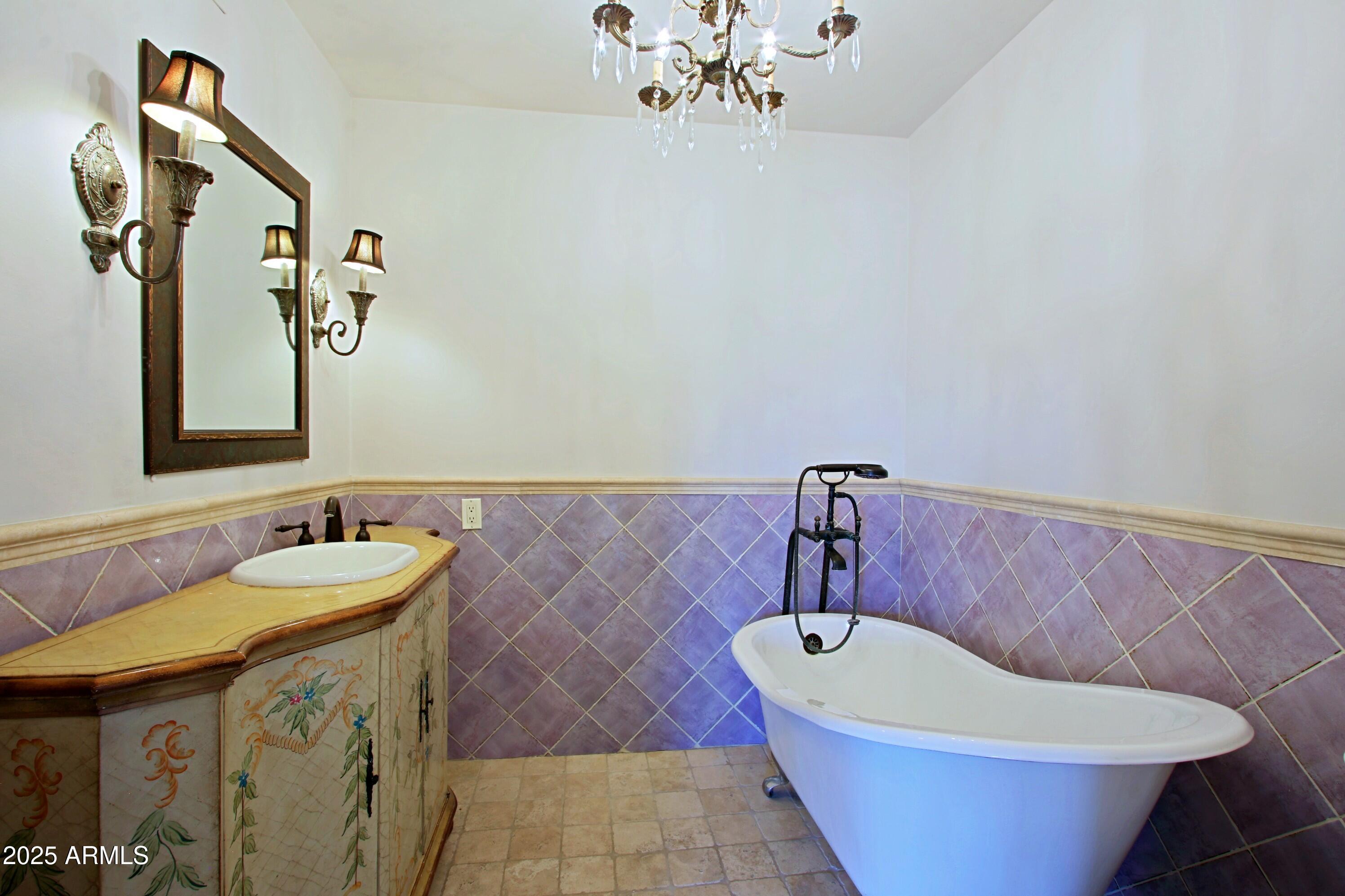 190 E CORONADO Road 73