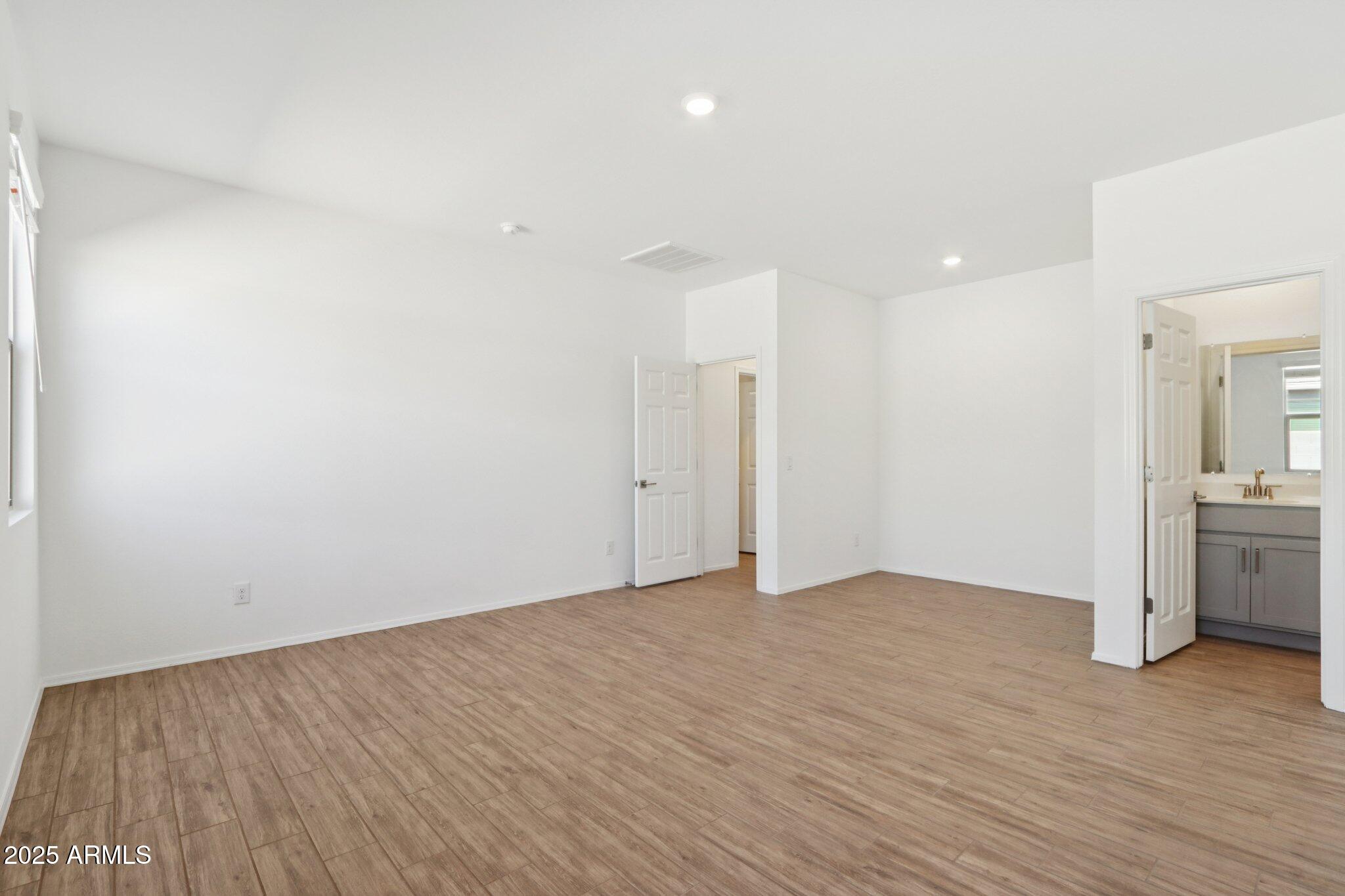 11652 N EVA Lane