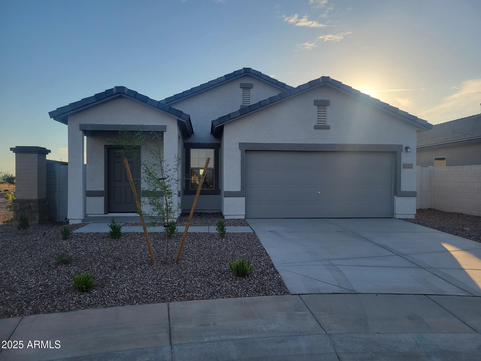 32172 N Knauss Lane