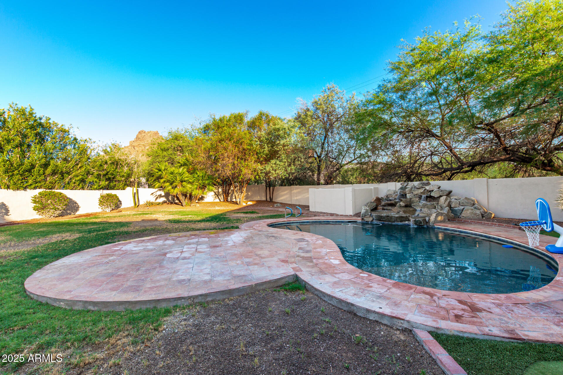 5803 N 45TH Street