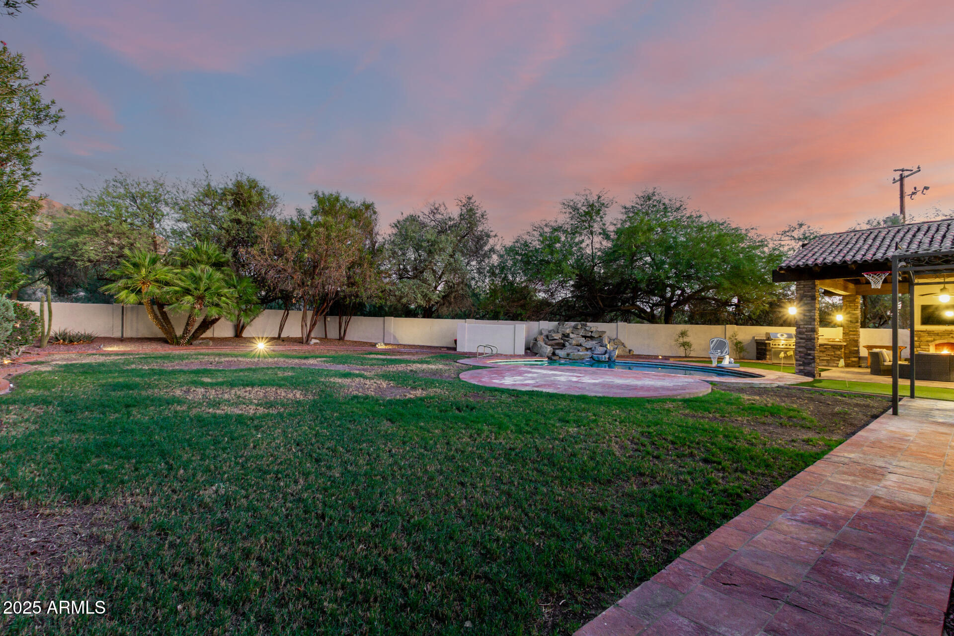5803 N 45TH Street