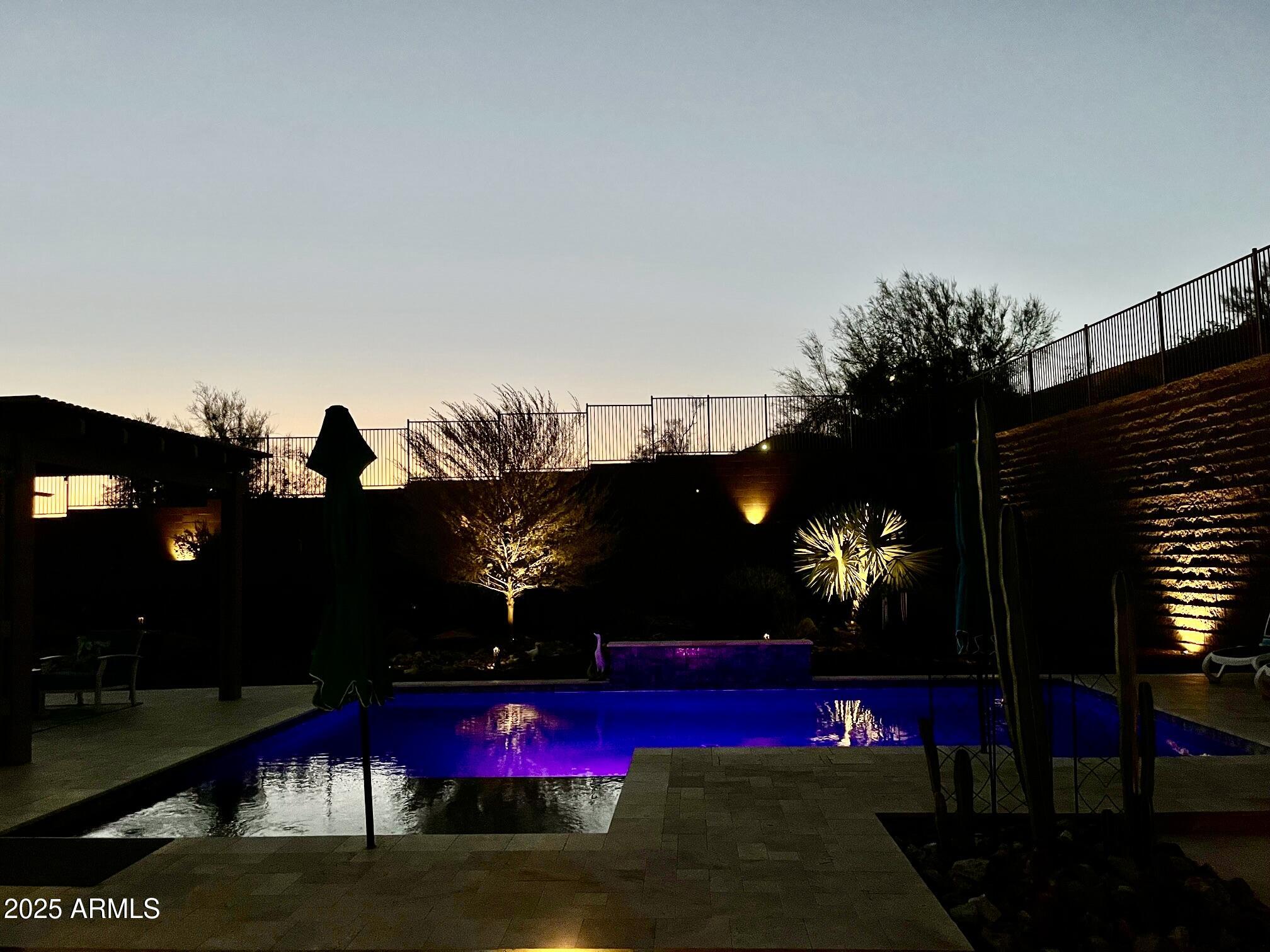 8528 W FALLEN LEAF Lane