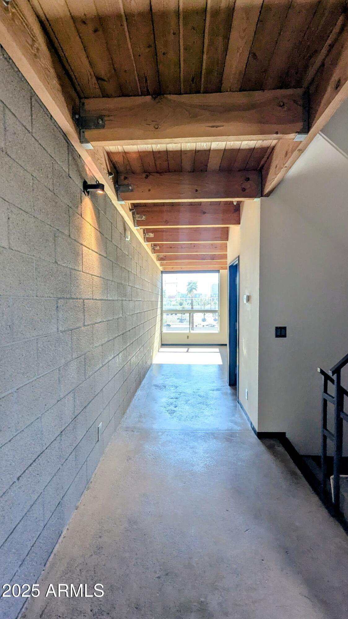 525 E Willetta Street Apt 8