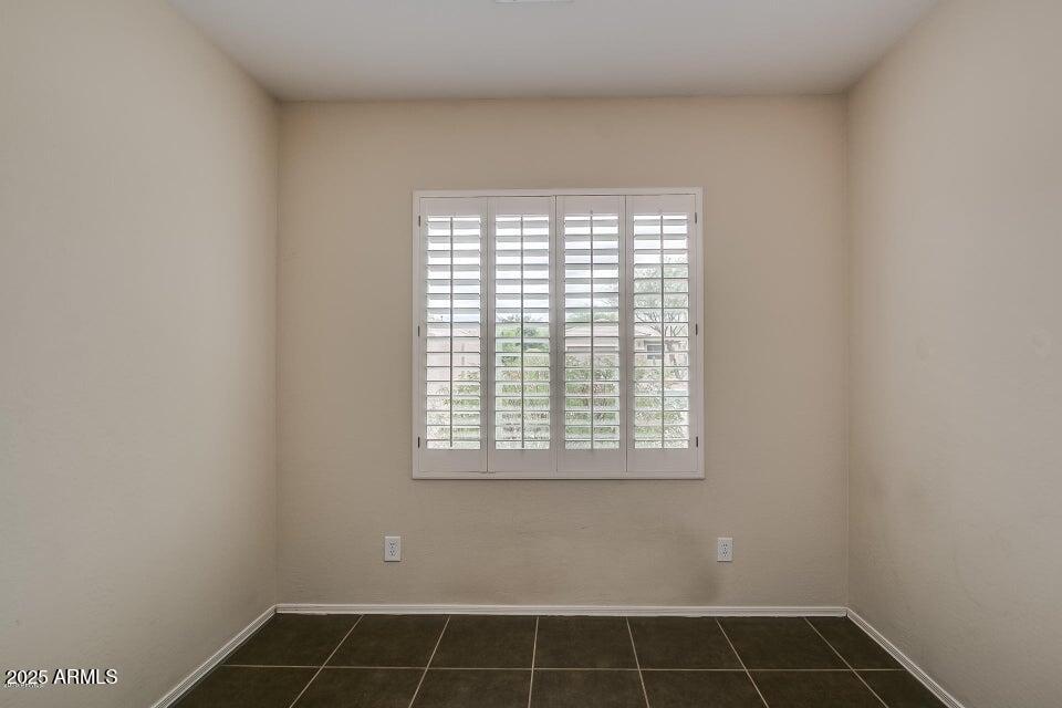 1604 W MORSE Drive