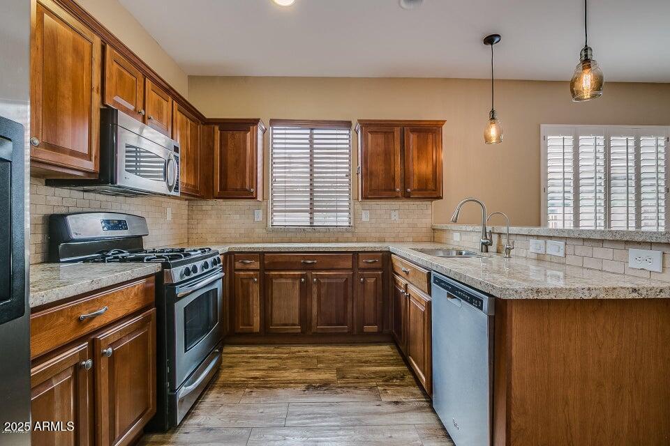 1604 W MORSE Drive