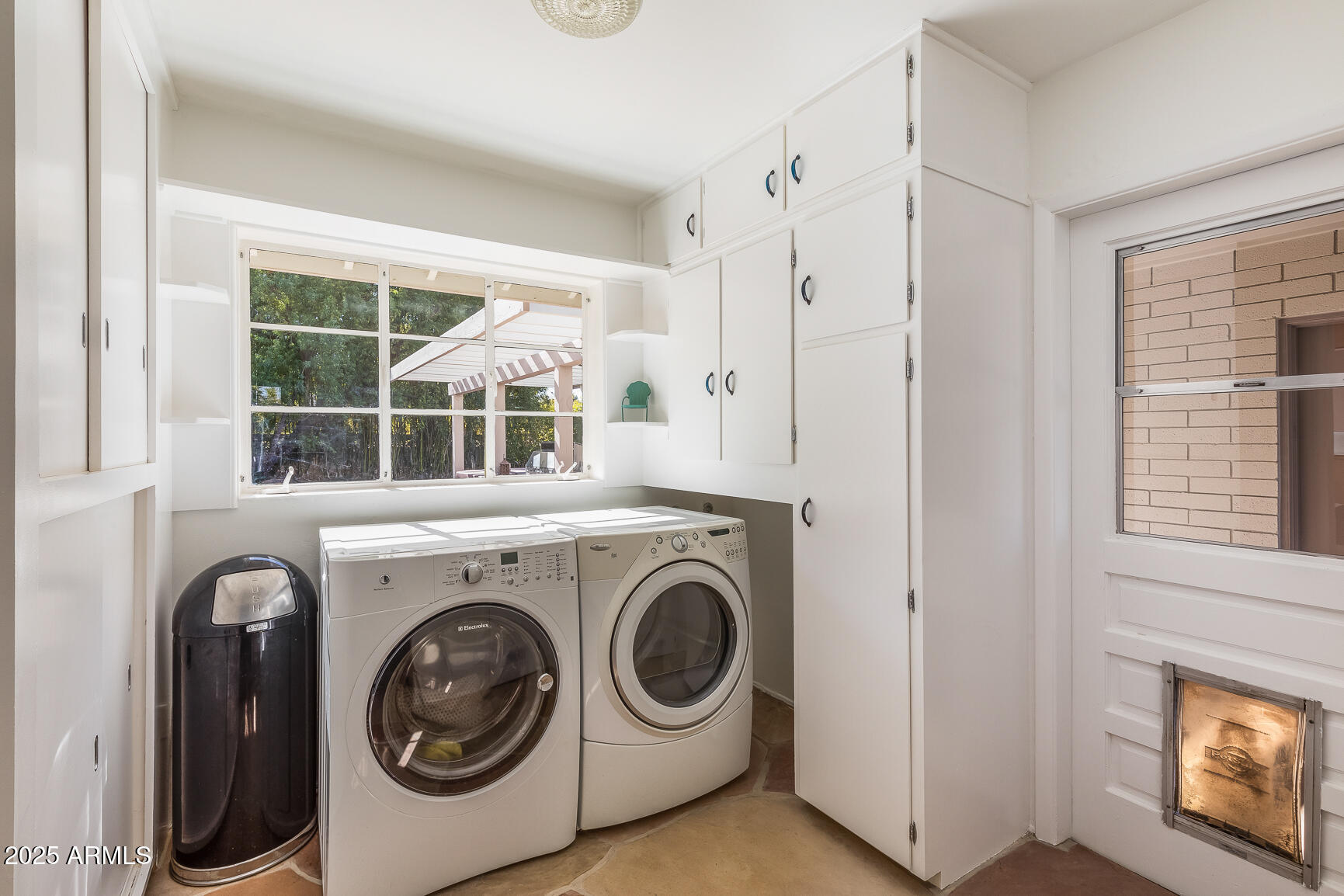 245 W BERRIDGE Lane