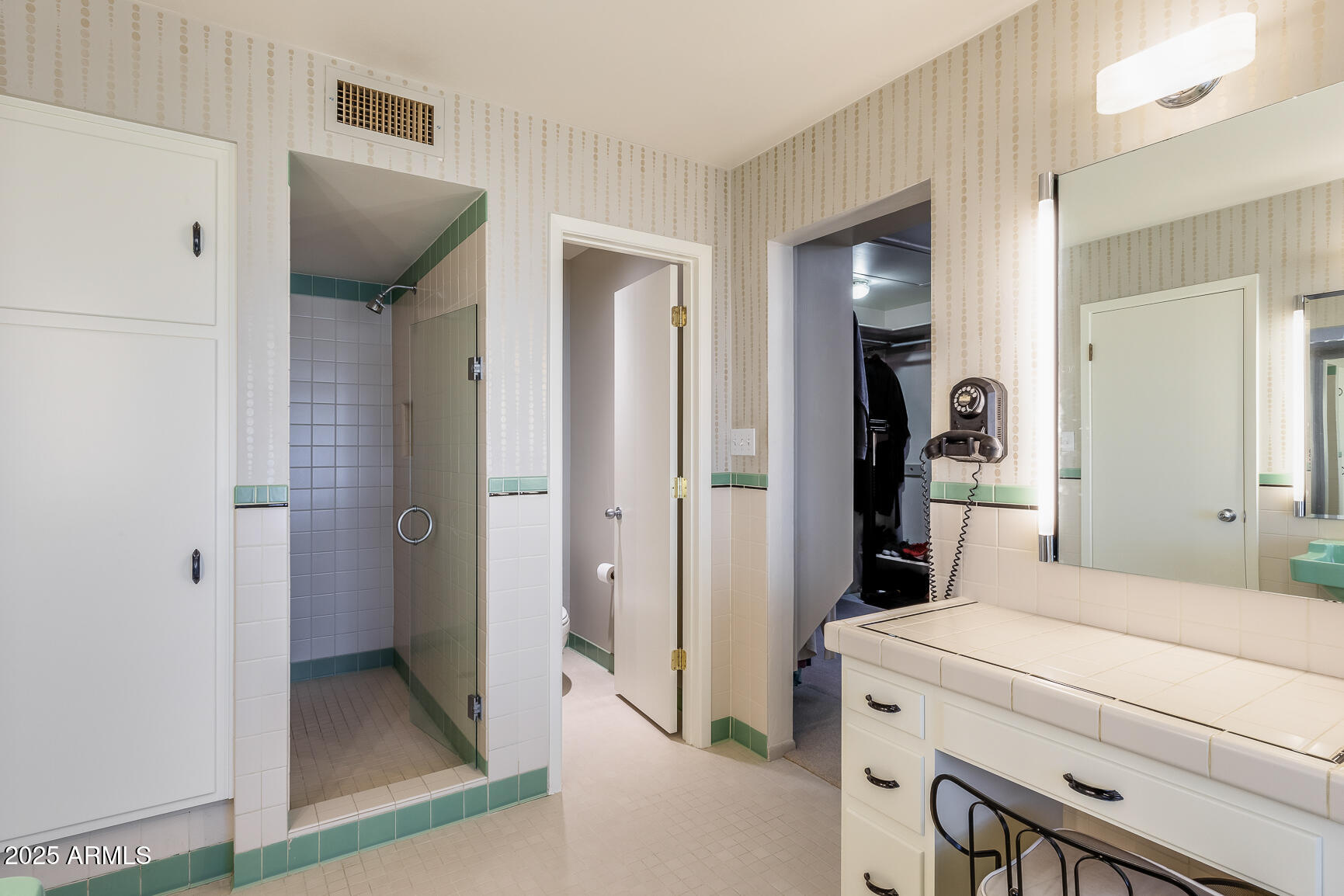 245 W BERRIDGE Lane