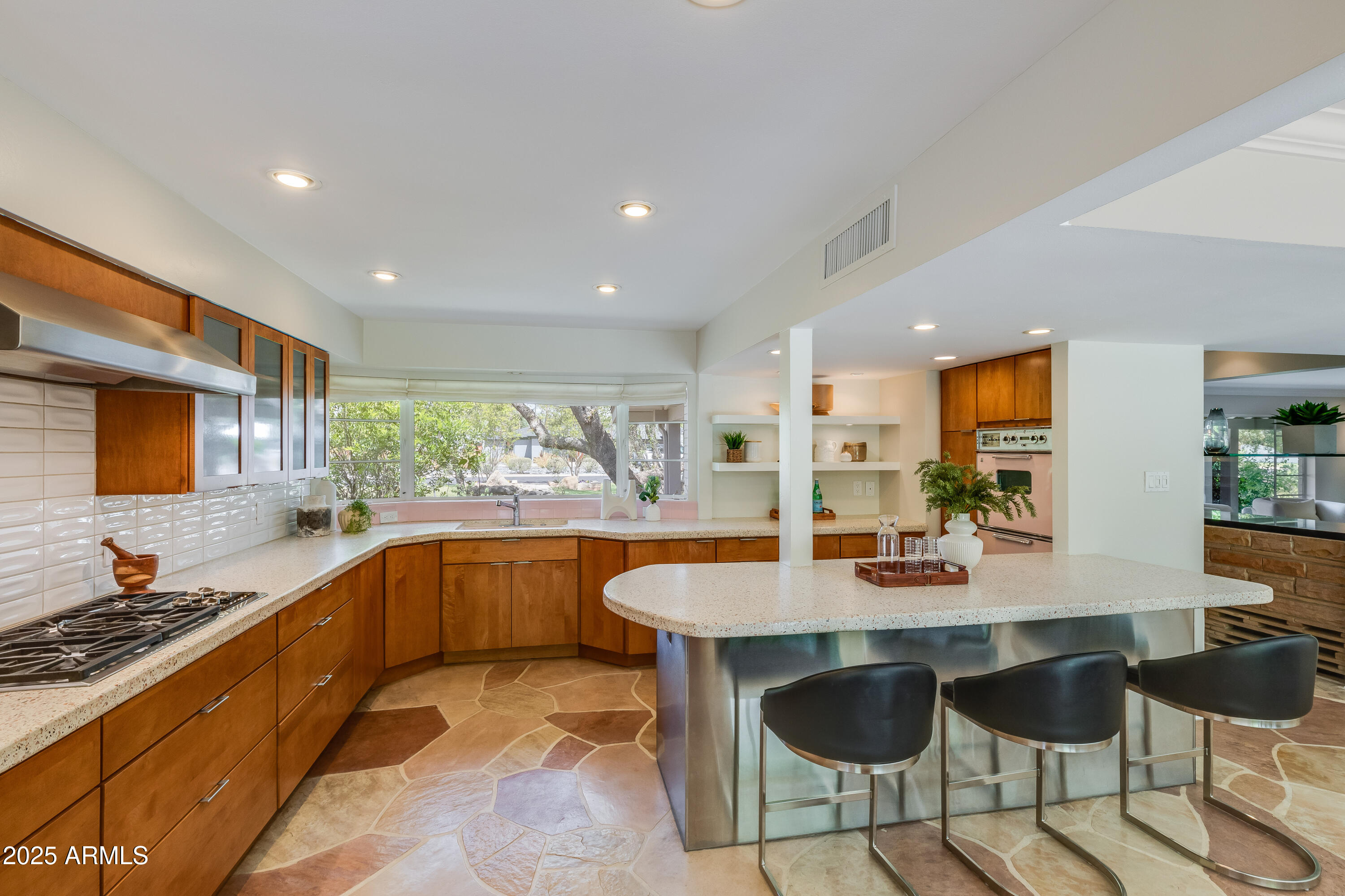 245 W BERRIDGE Lane