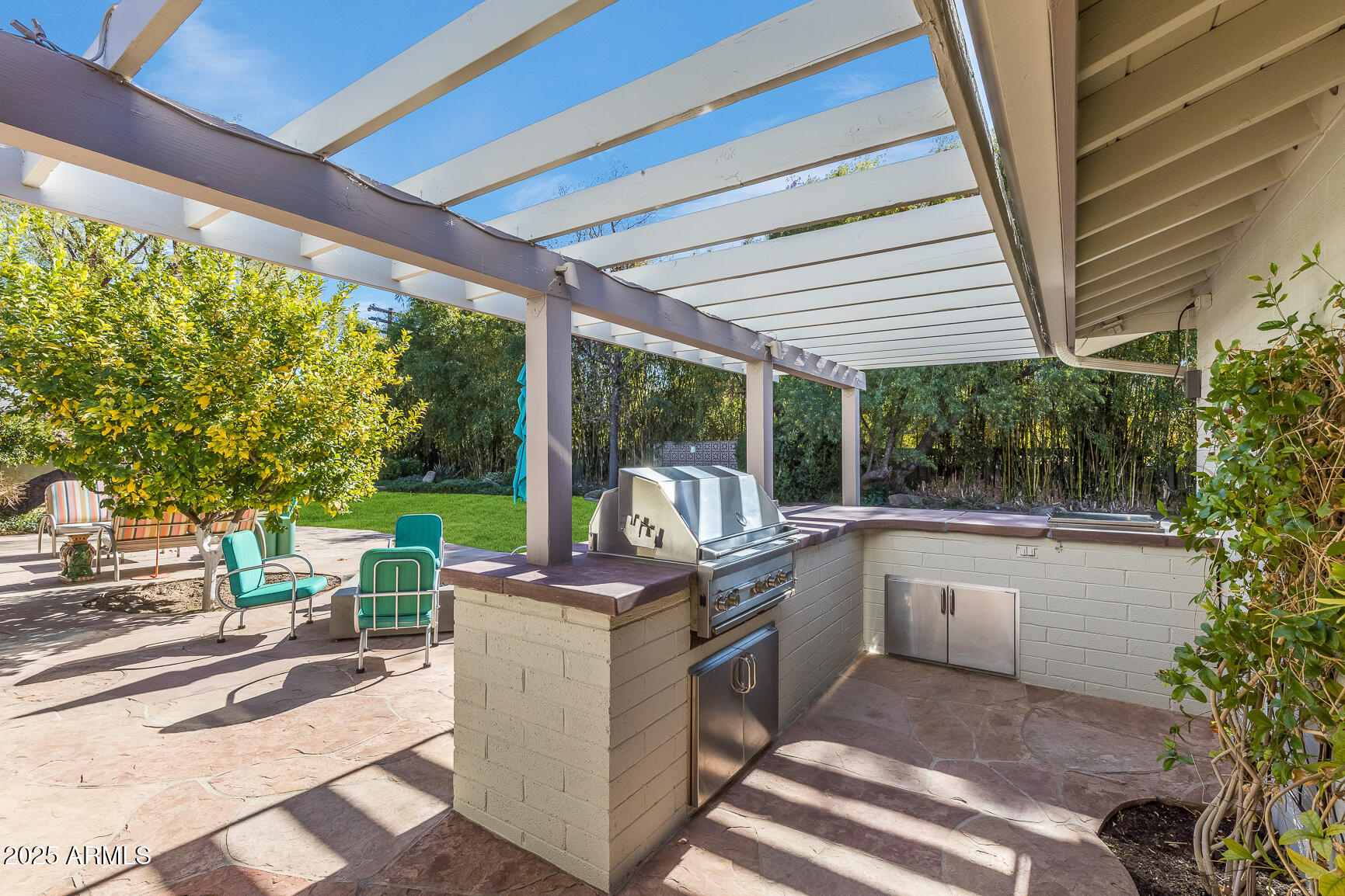245 W BERRIDGE Lane
