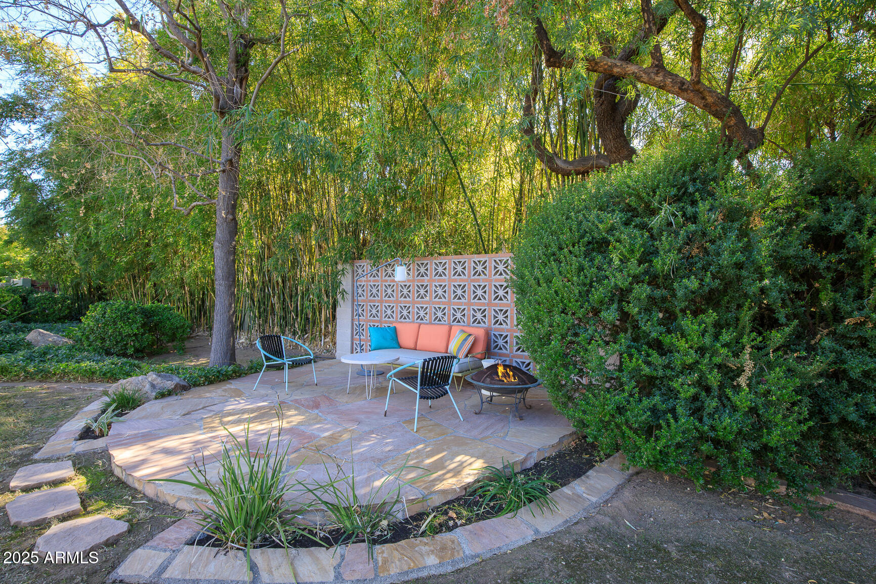 245 W BERRIDGE Lane
