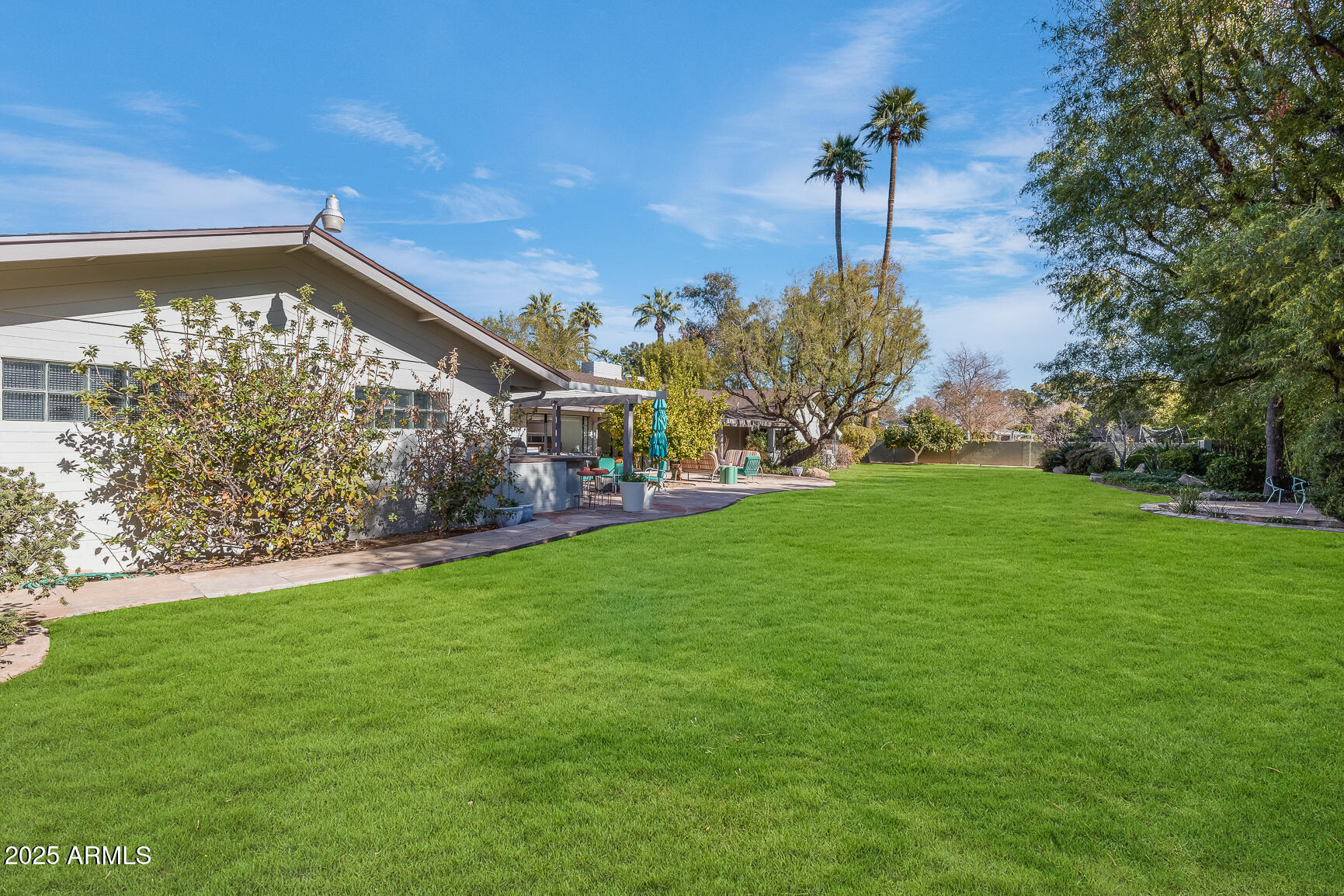 245 W BERRIDGE Lane