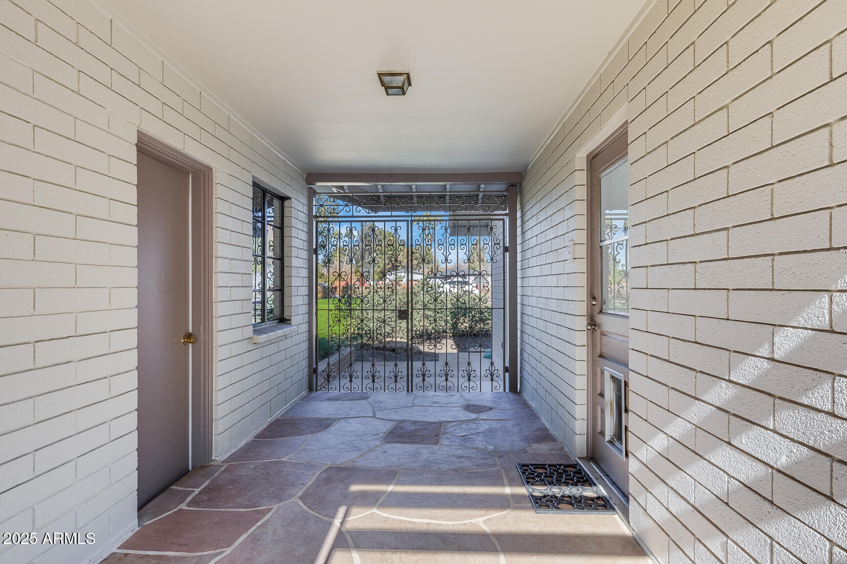 245 W BERRIDGE Lane
