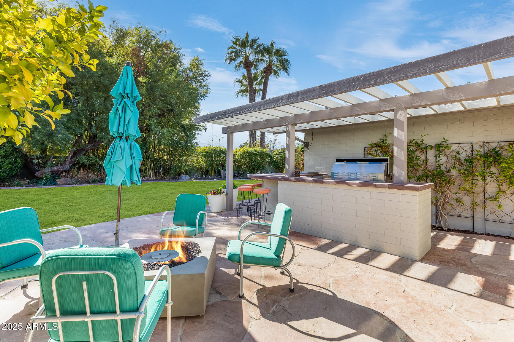 245 W BERRIDGE Lane