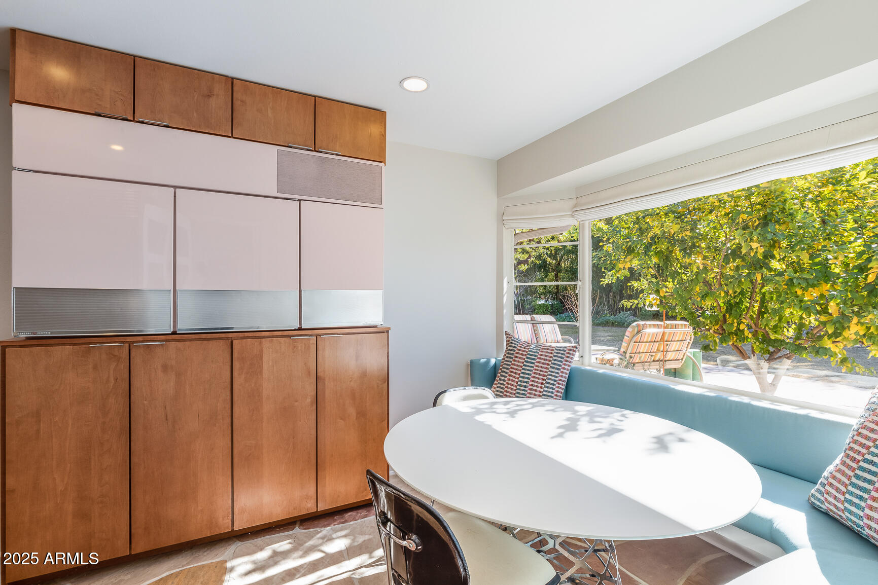 245 W BERRIDGE Lane