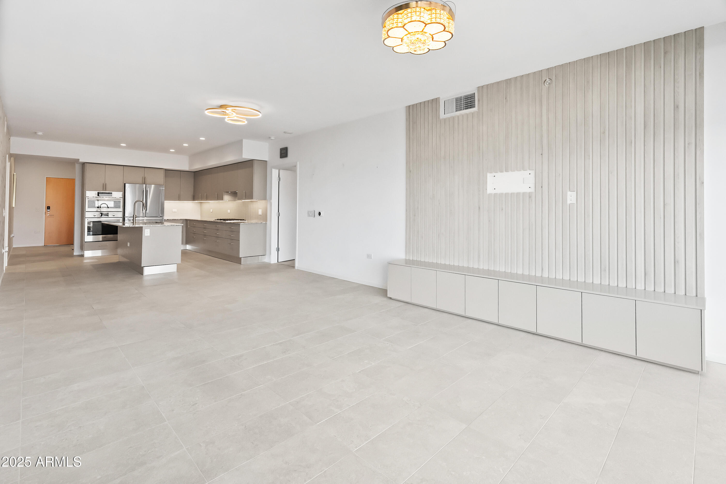 7180 E KIERLAND Boulevard 815