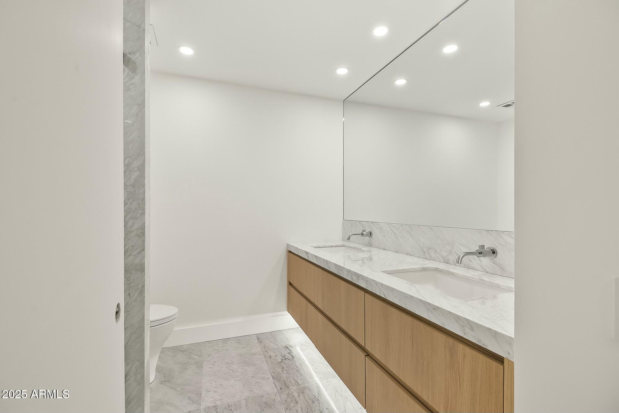 7141 E RANCHO VISTA Drive 2011