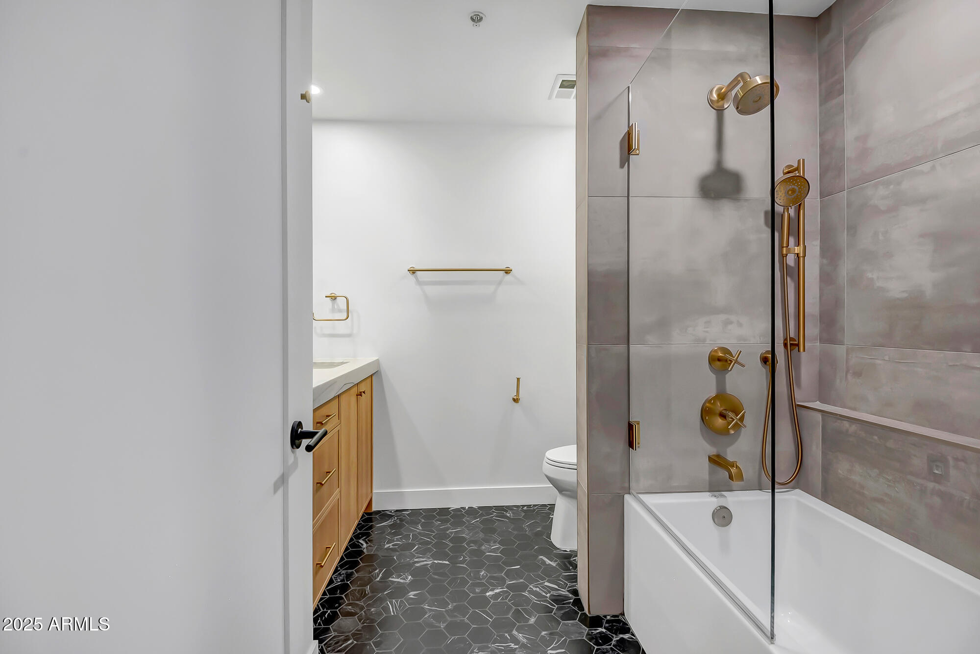7157 E RANCHO VISTA Drive 2007