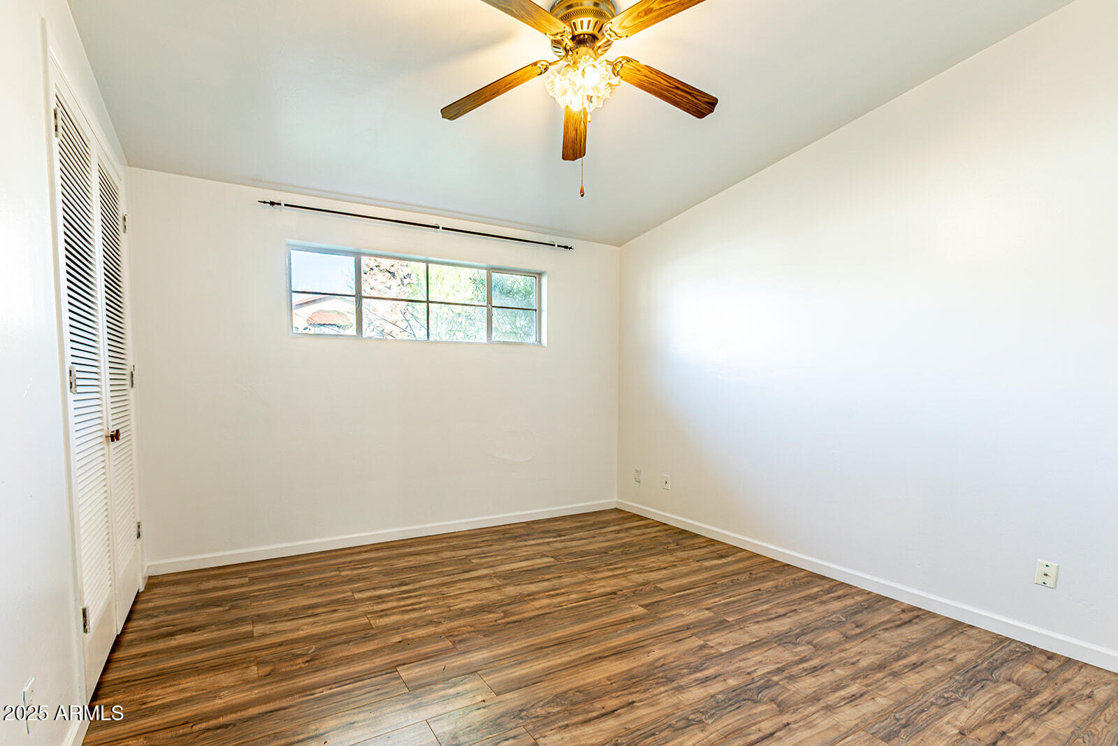 2033 W PALO VERDE Drive