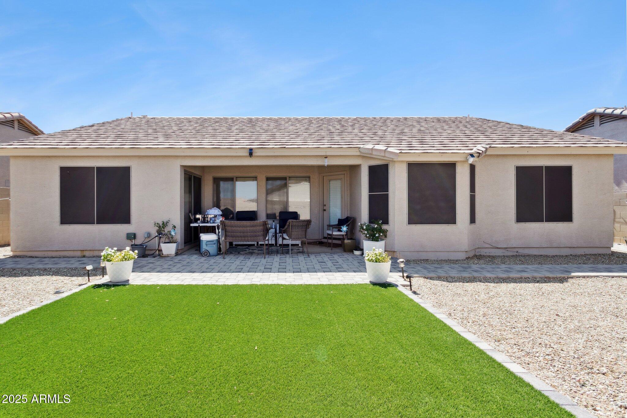 1648 E DESERT Lane